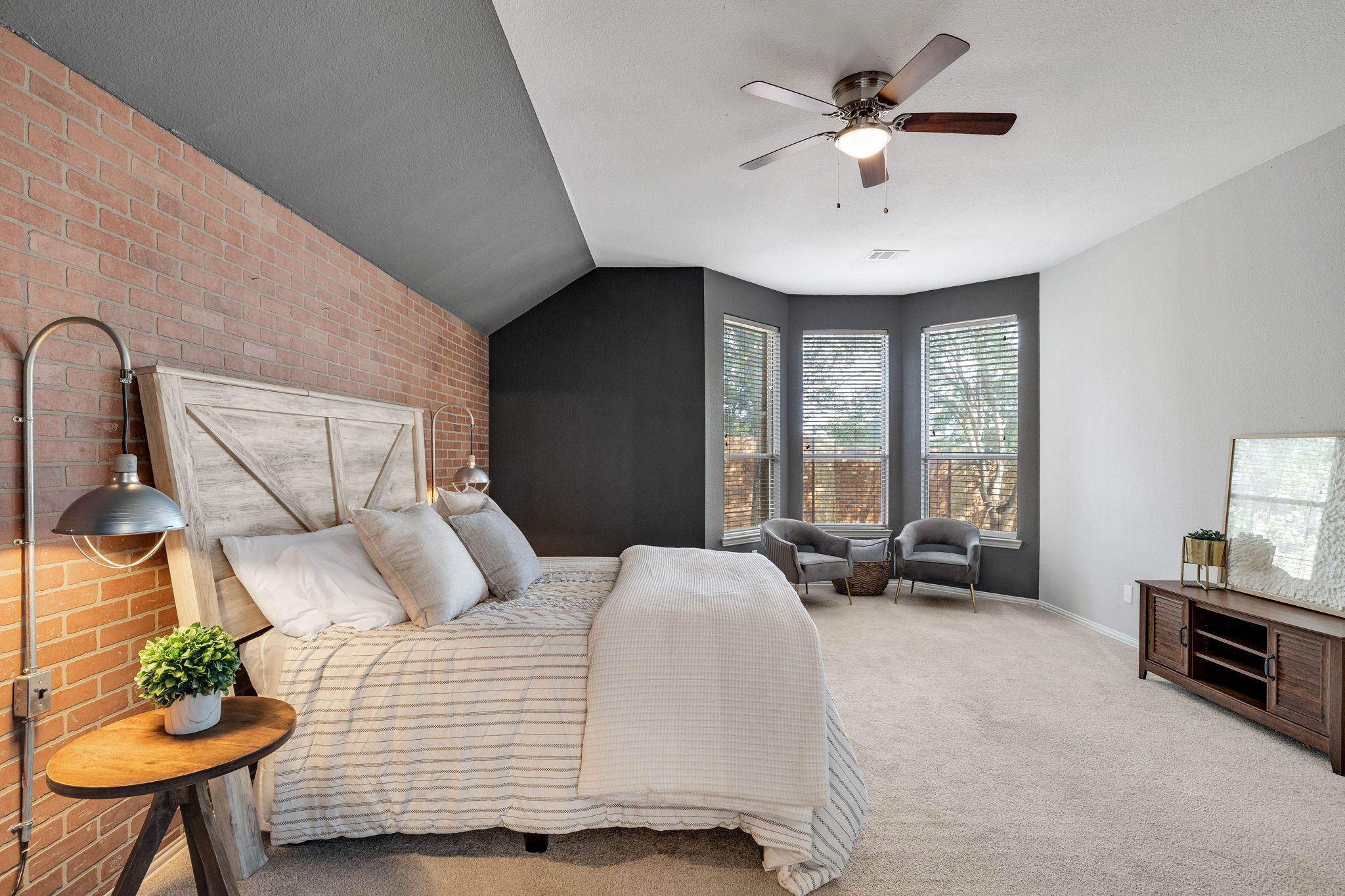 2001 Fair Oaks Circle