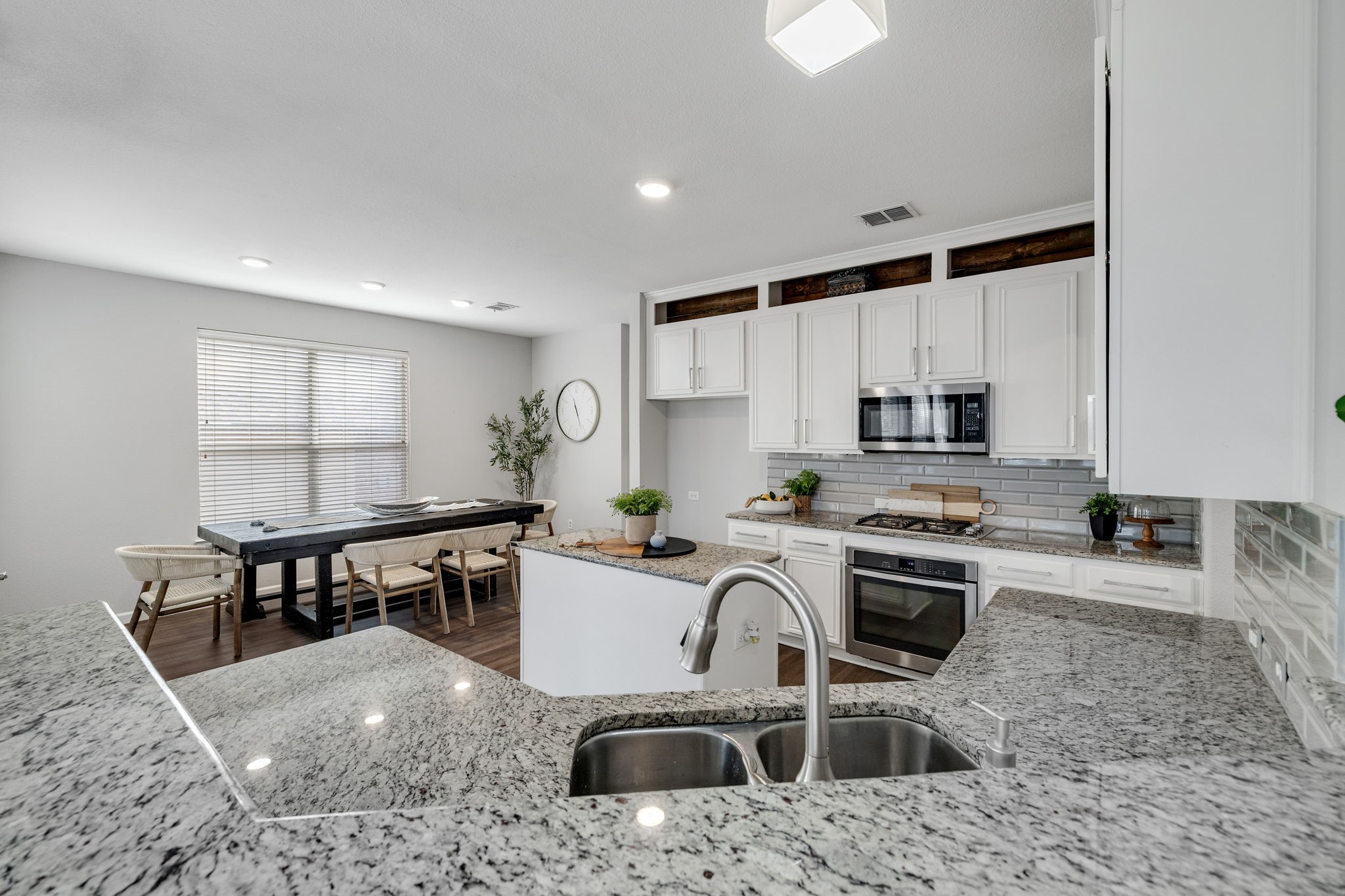 2001 Fair Oaks Circle