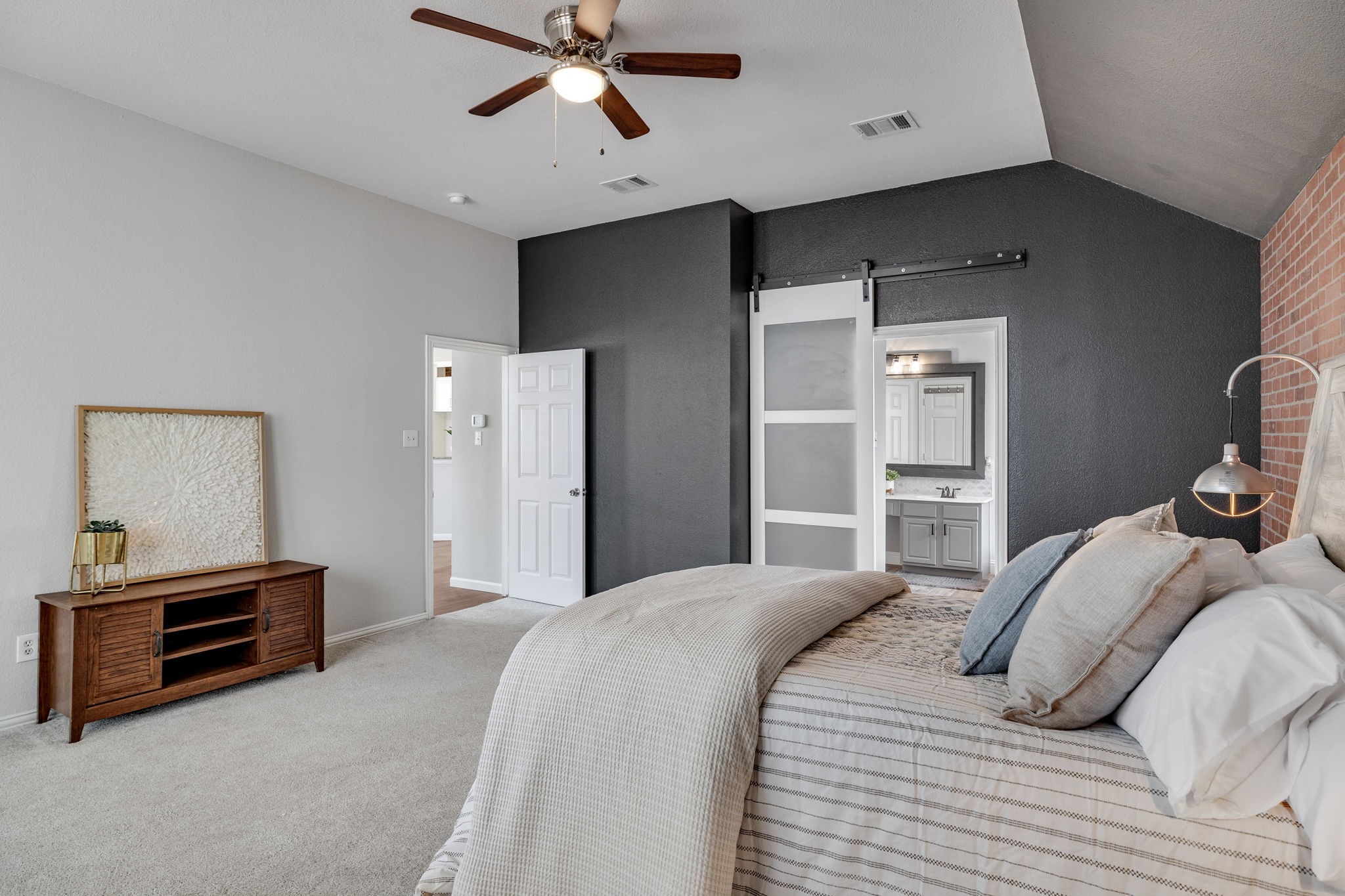 2001 Fair Oaks Circle