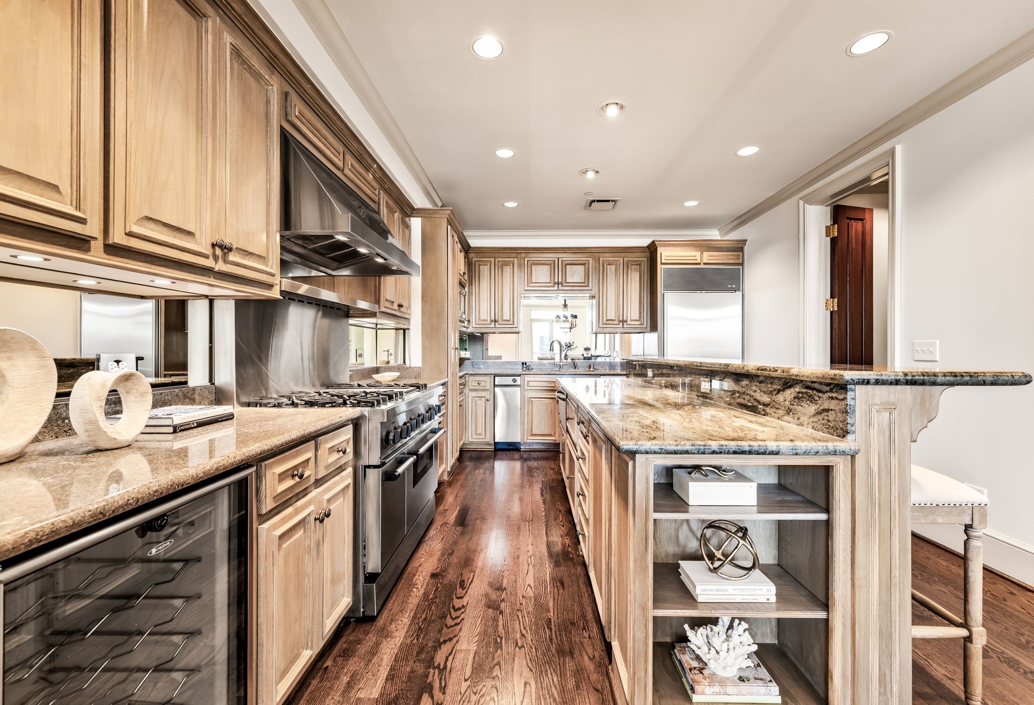 3505 Turtle Creek Boulevard 8B