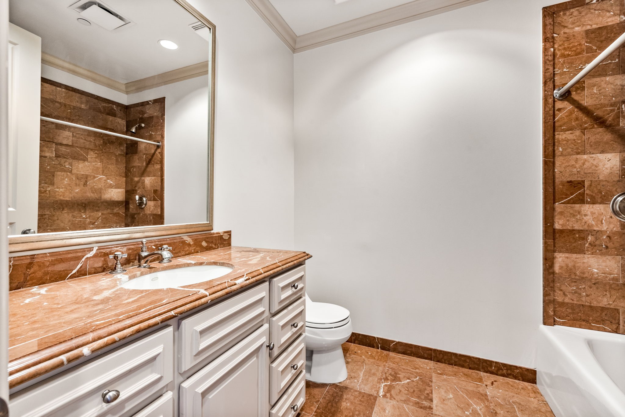 3505 Turtle Creek Boulevard 8B