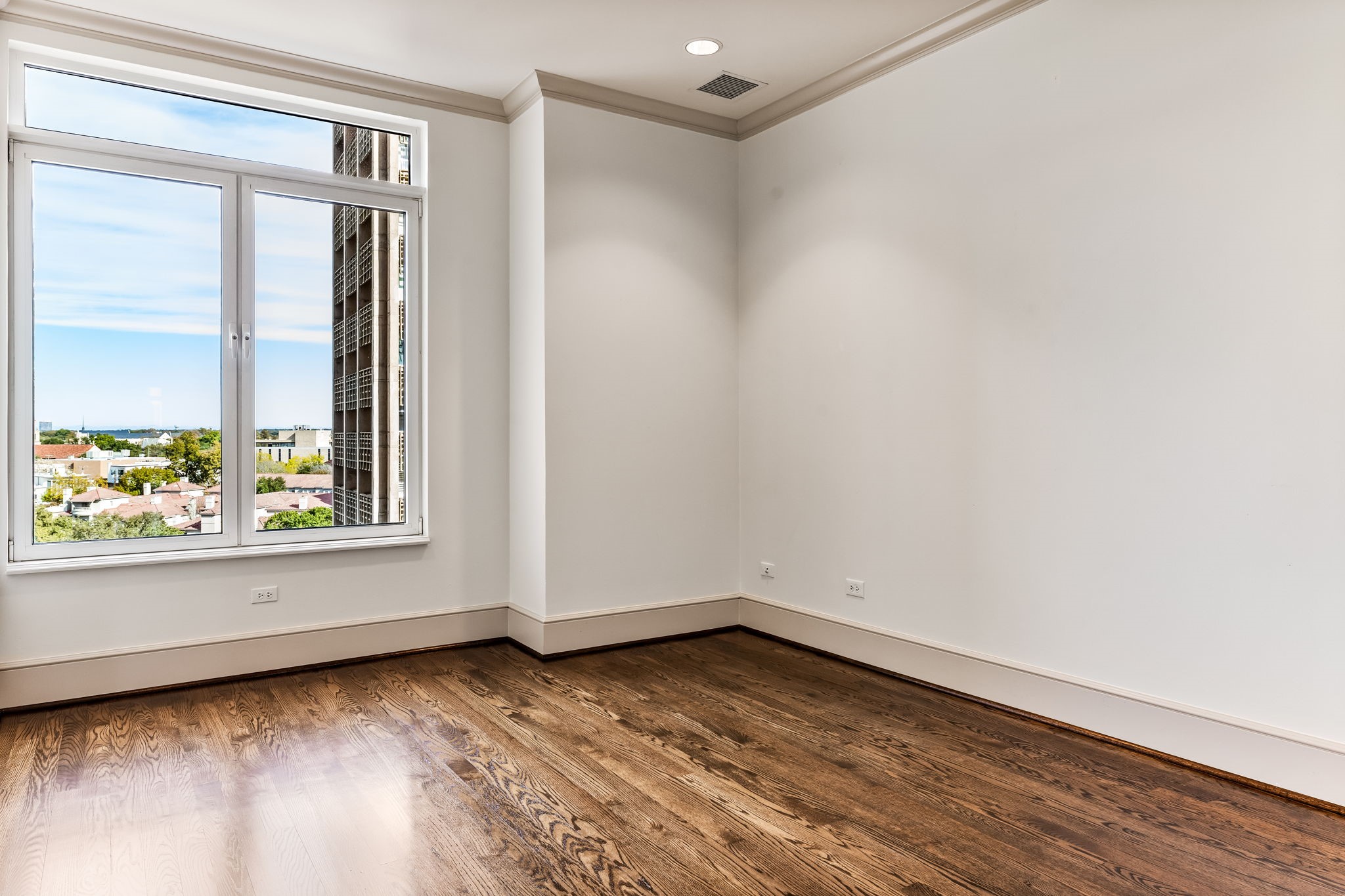 3505 Turtle Creek Boulevard 8B