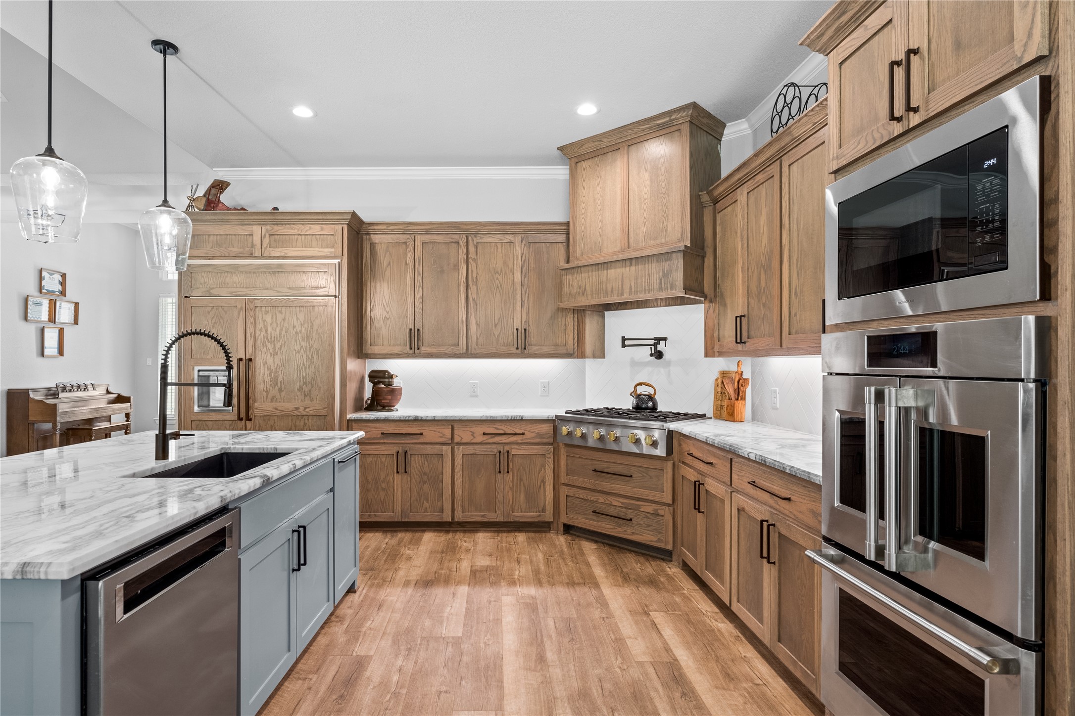6707 Anchor Point