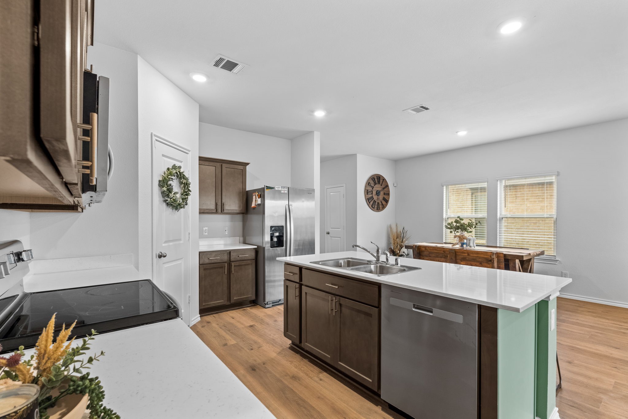 919 Sunrise Lane