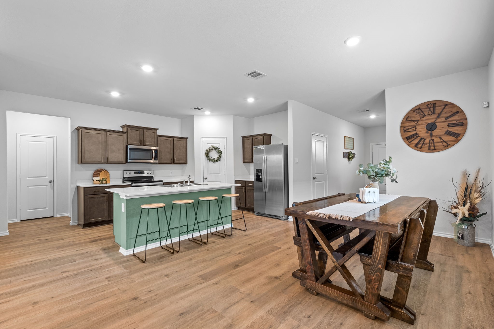919 Sunrise Lane