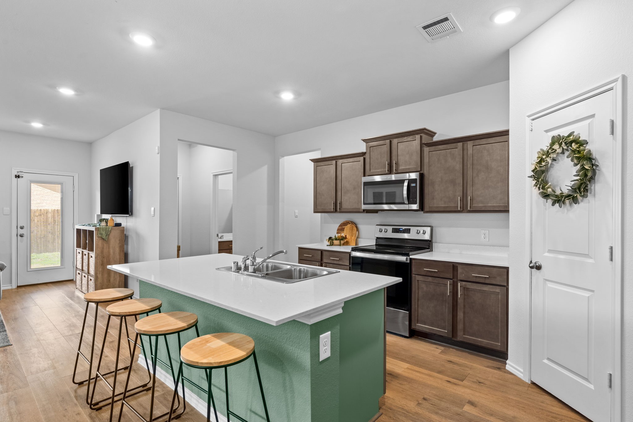 919 Sunrise Lane