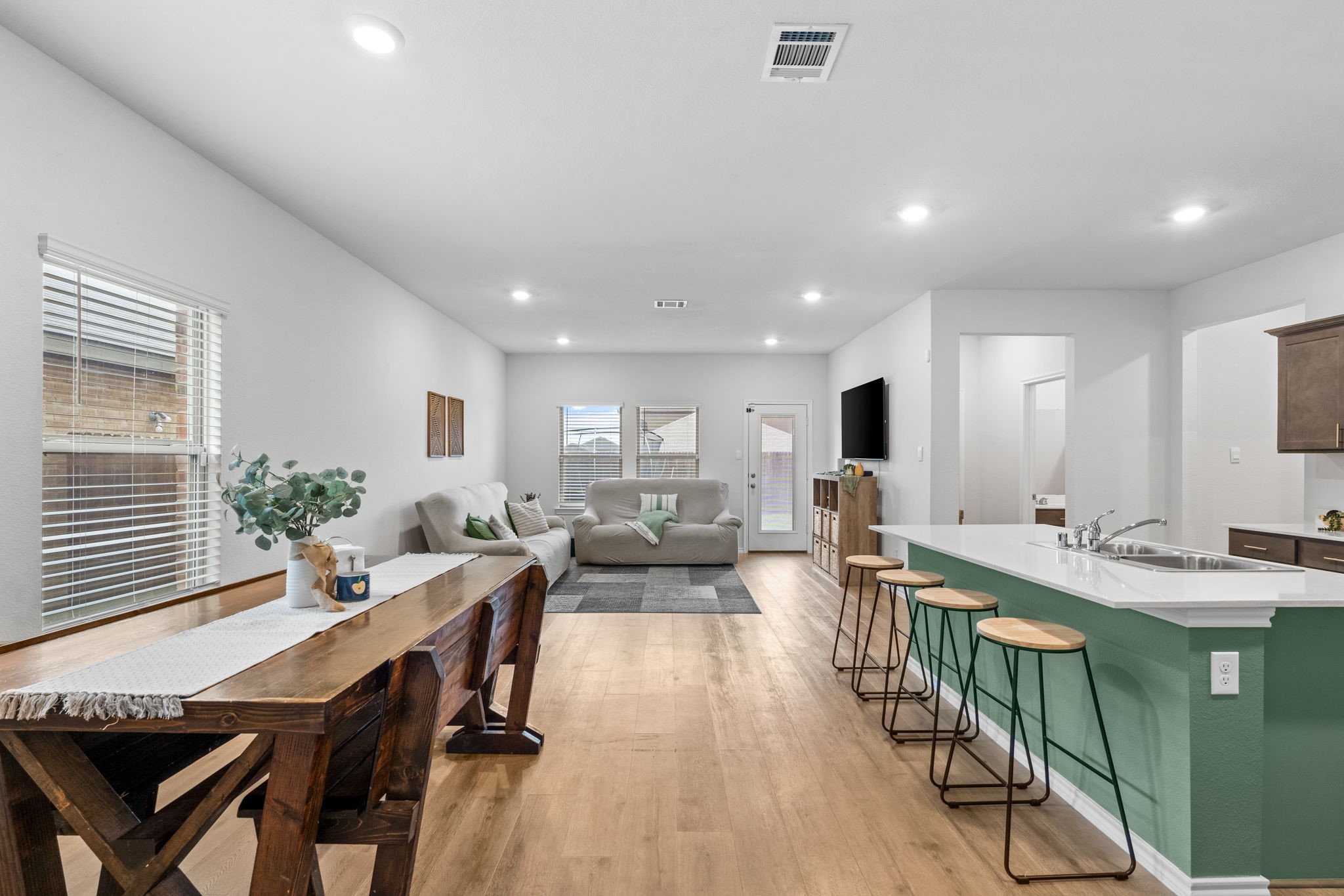 919 Sunrise Lane