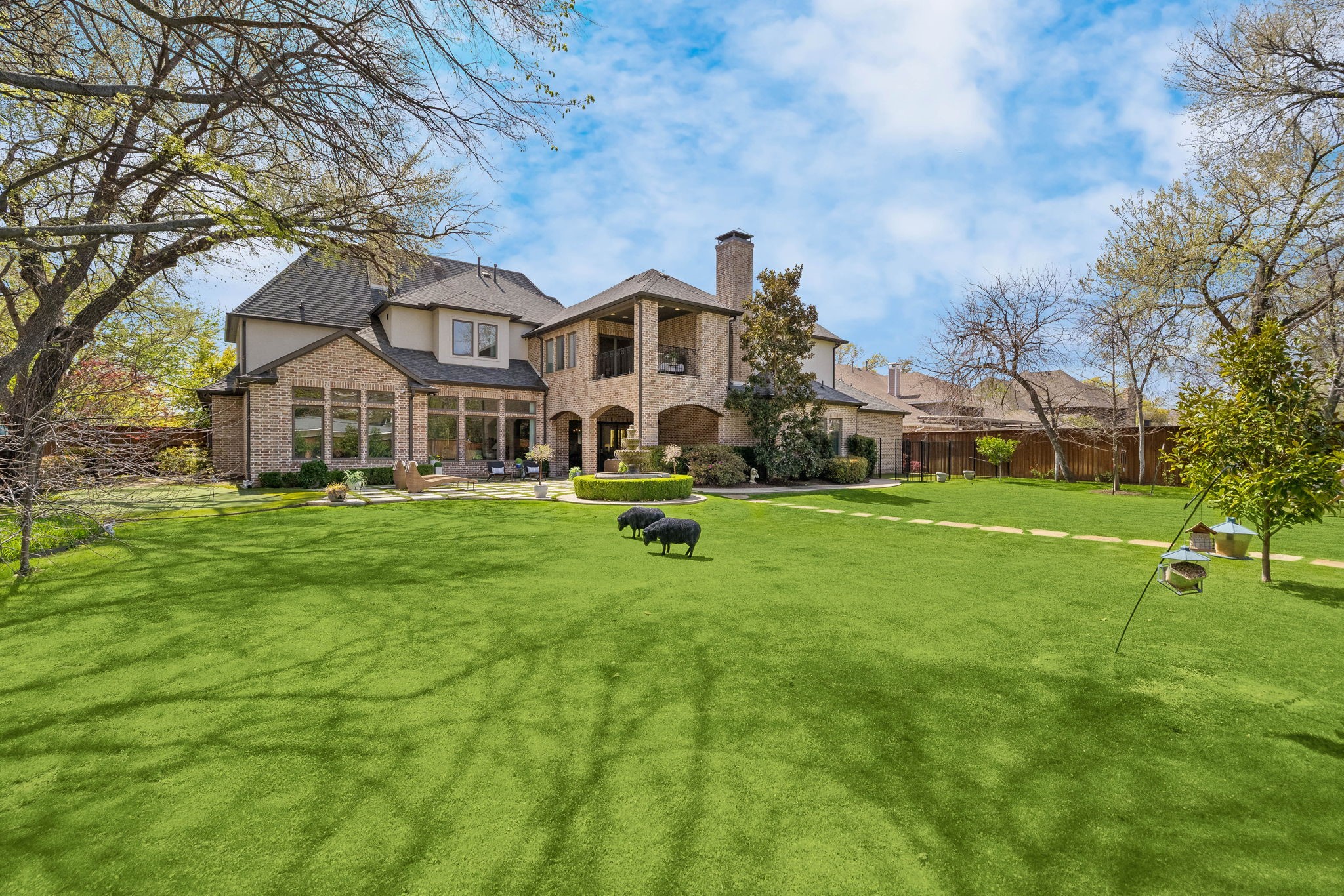 4719 Forest Lane