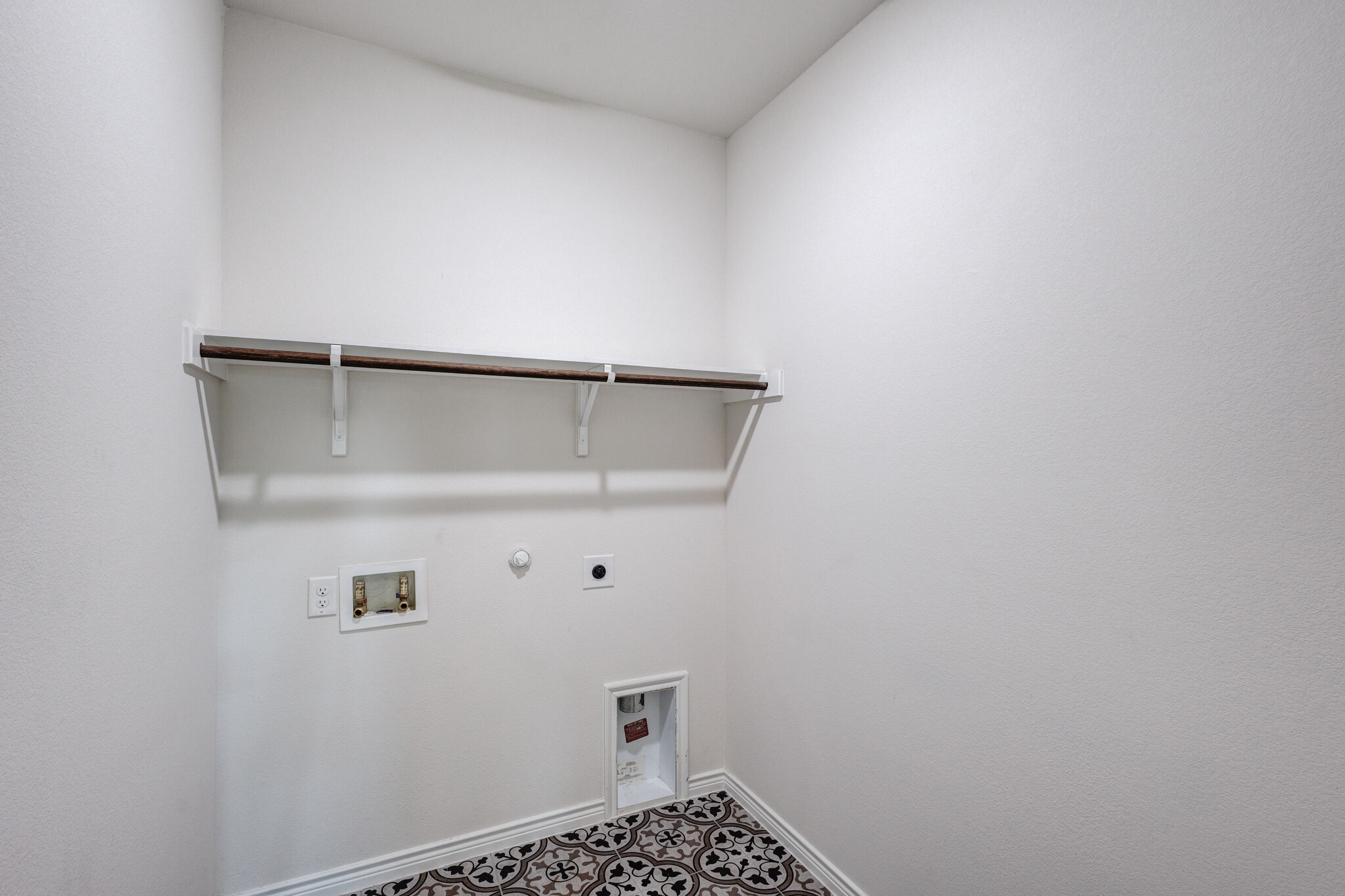 6332 Tudor Place