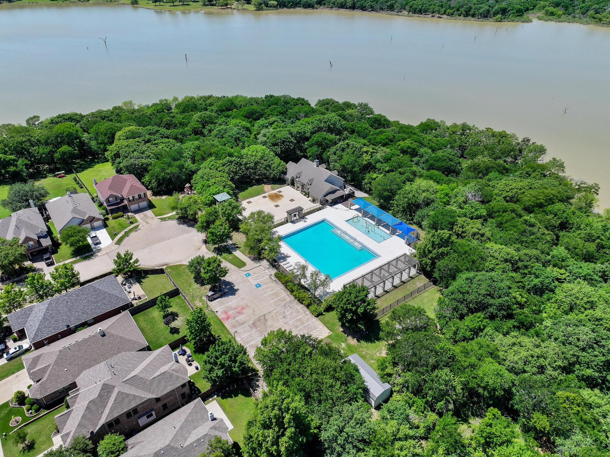 1213 Lake Worth Trail
