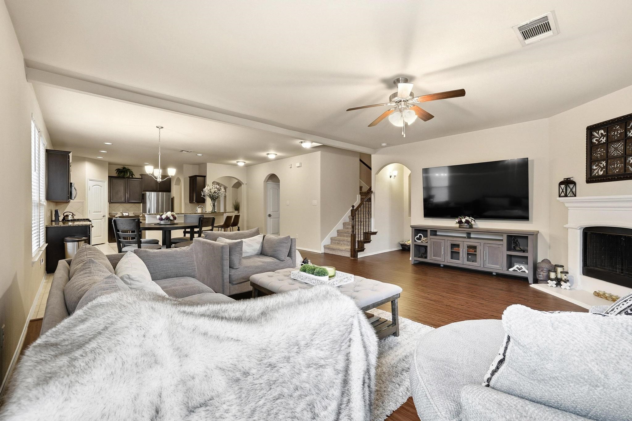 1213 Lake Worth Trail