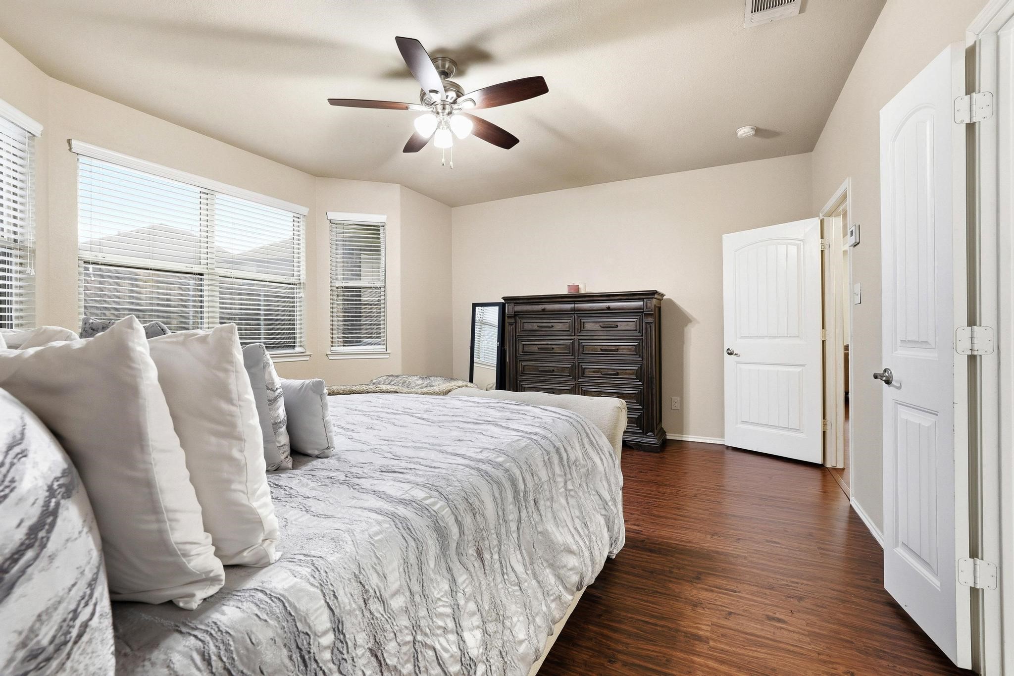 1213 Lake Worth Trail