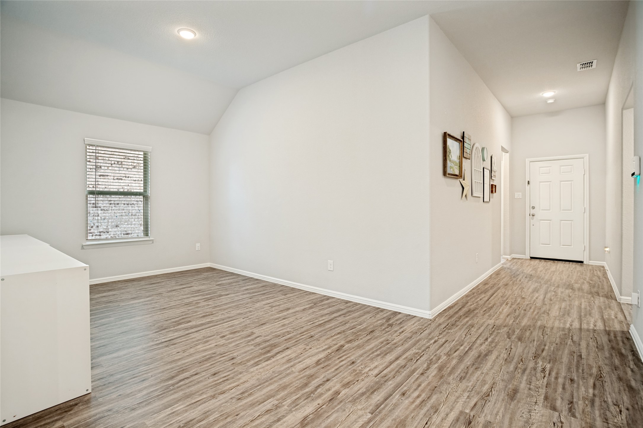 925 Royal Lane