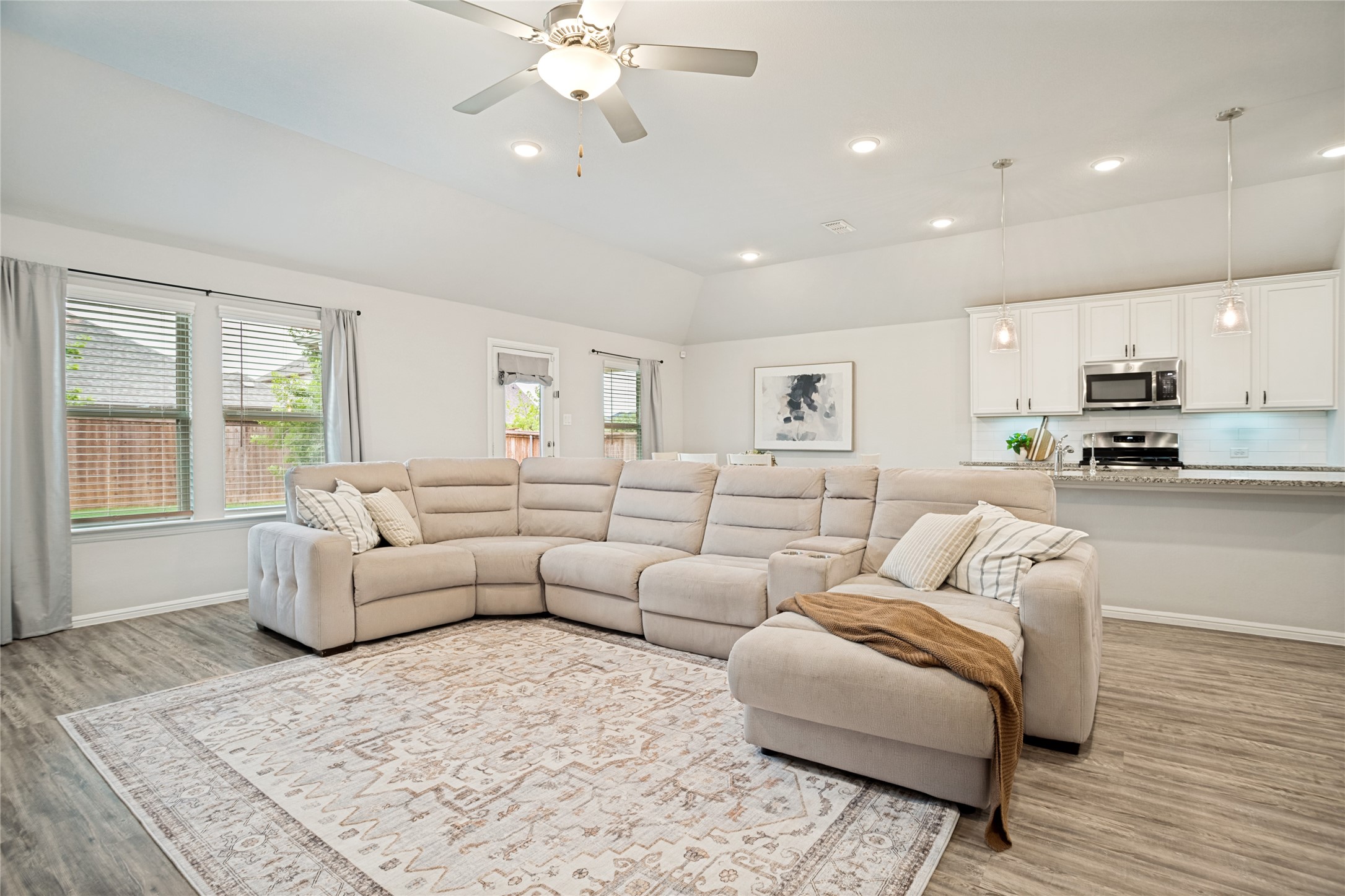 925 Royal Lane