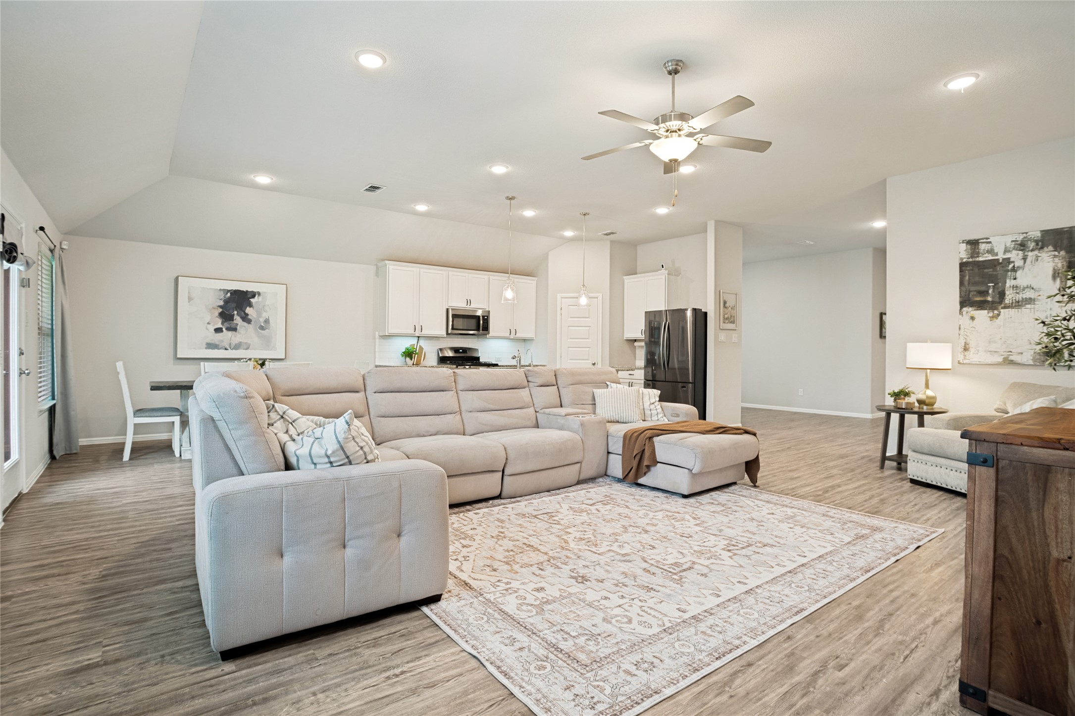 925 Royal Lane