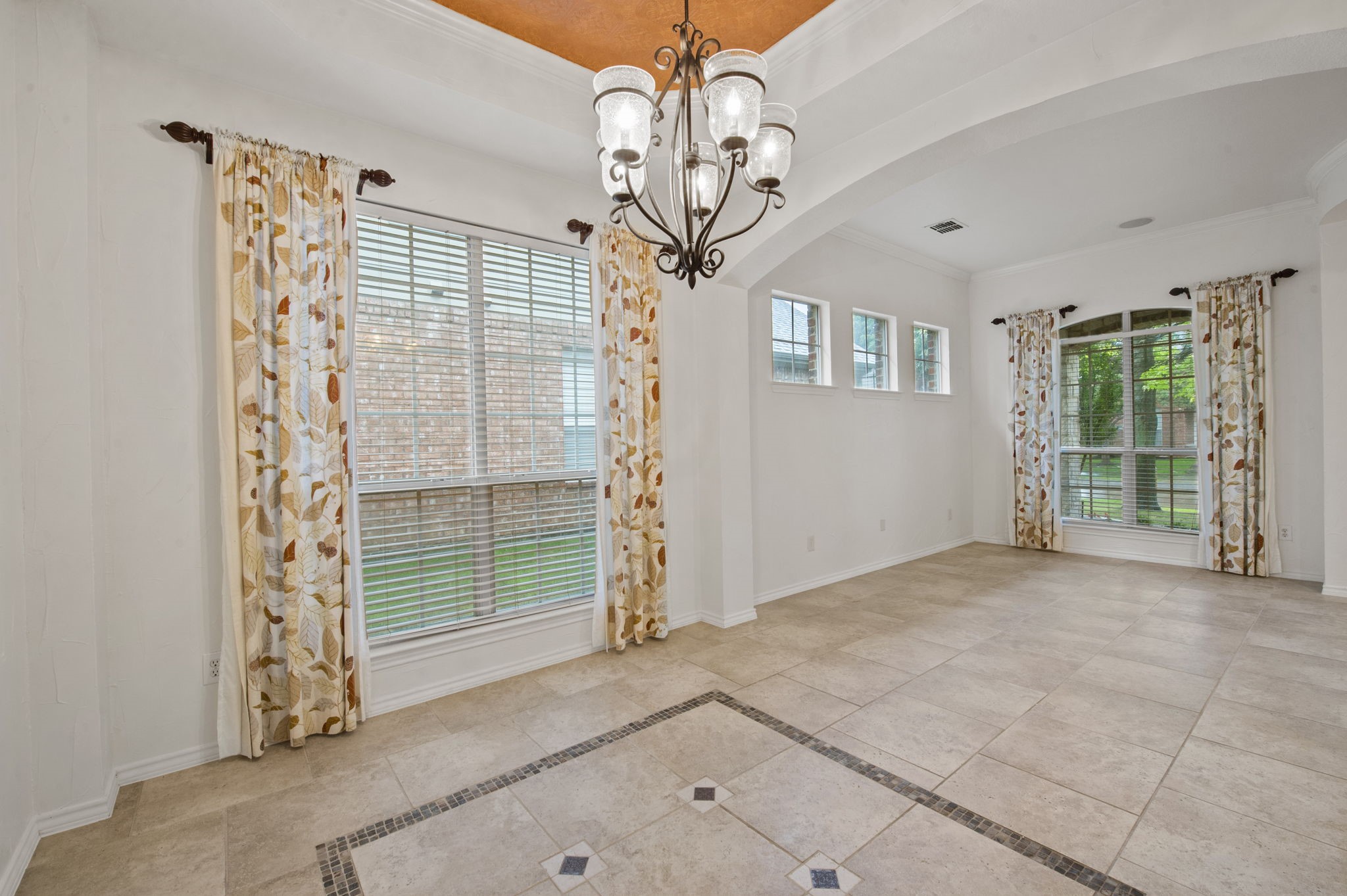2404 Windgate Lane