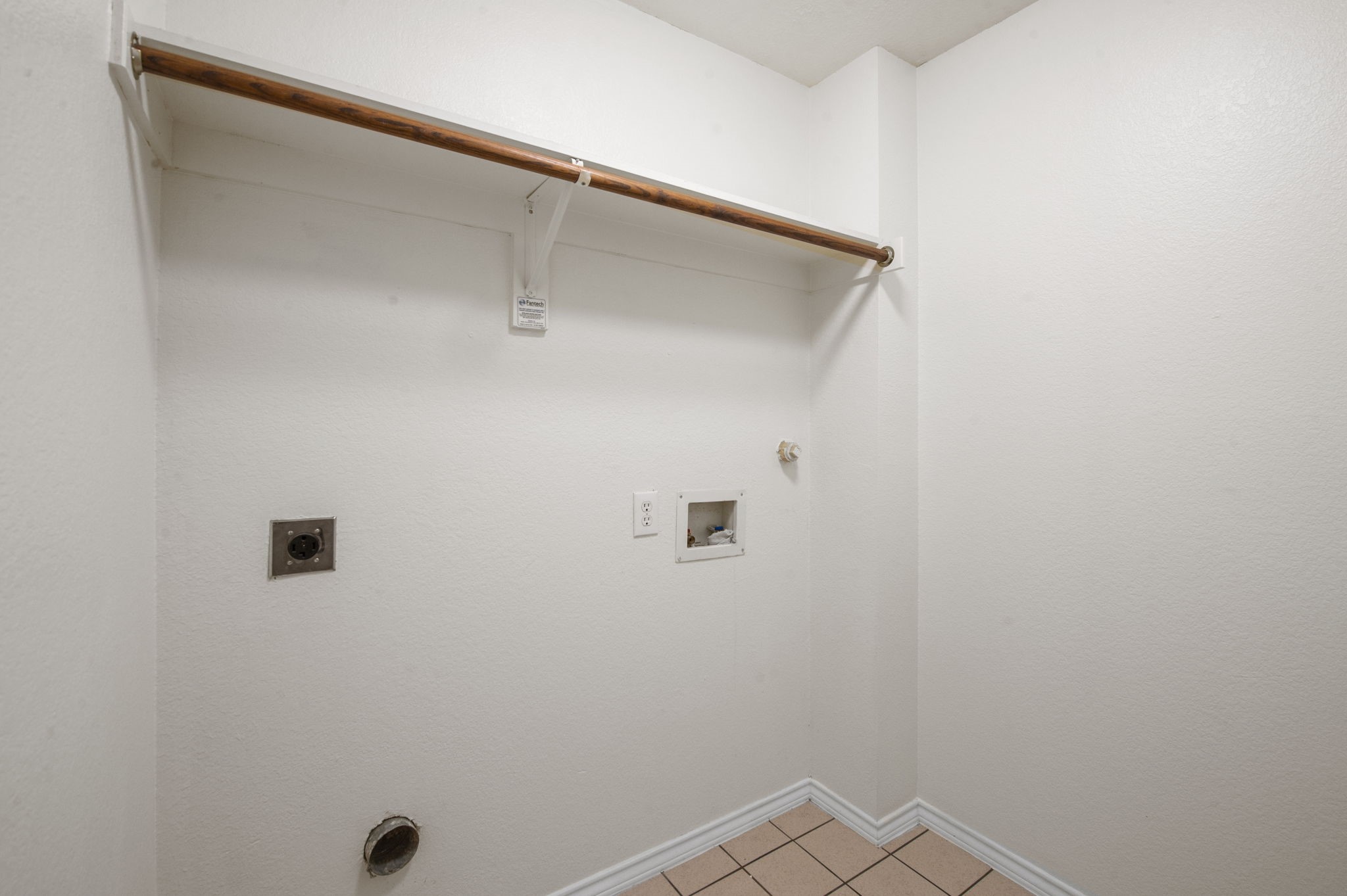 2404 Windgate Lane