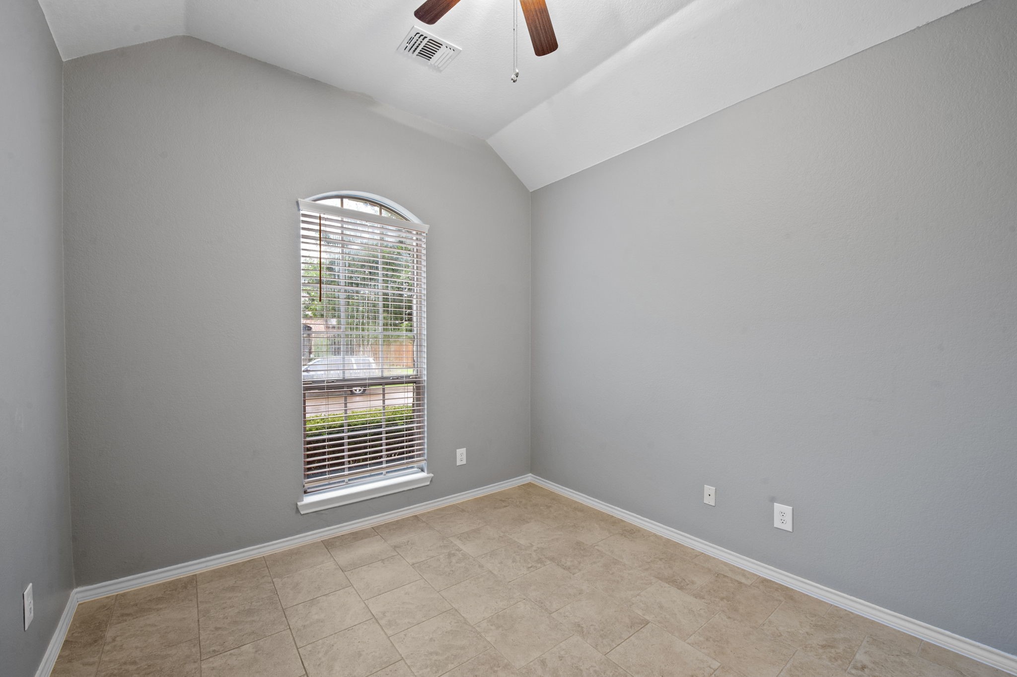2404 Windgate Lane