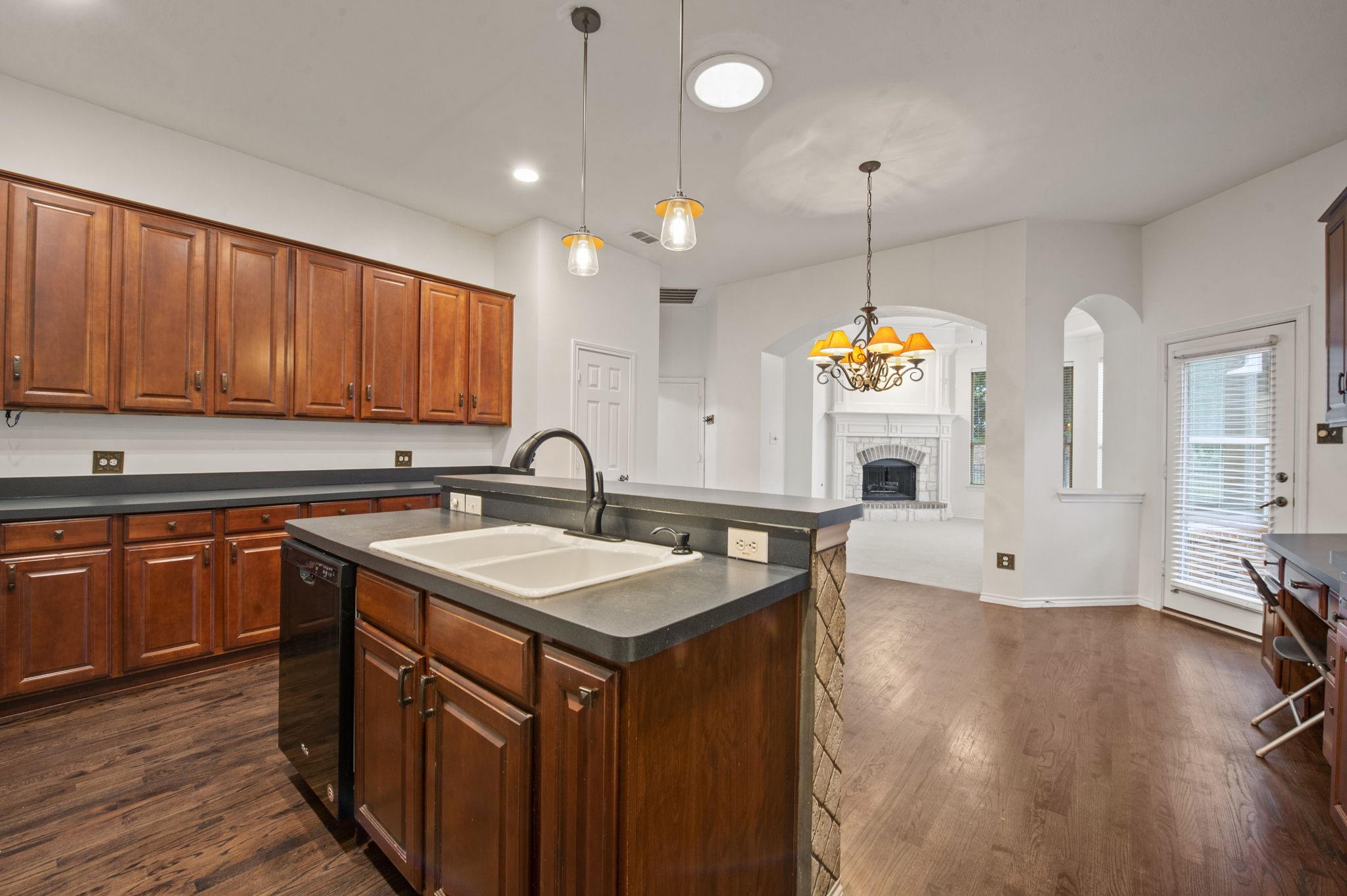 2404 Windgate Lane