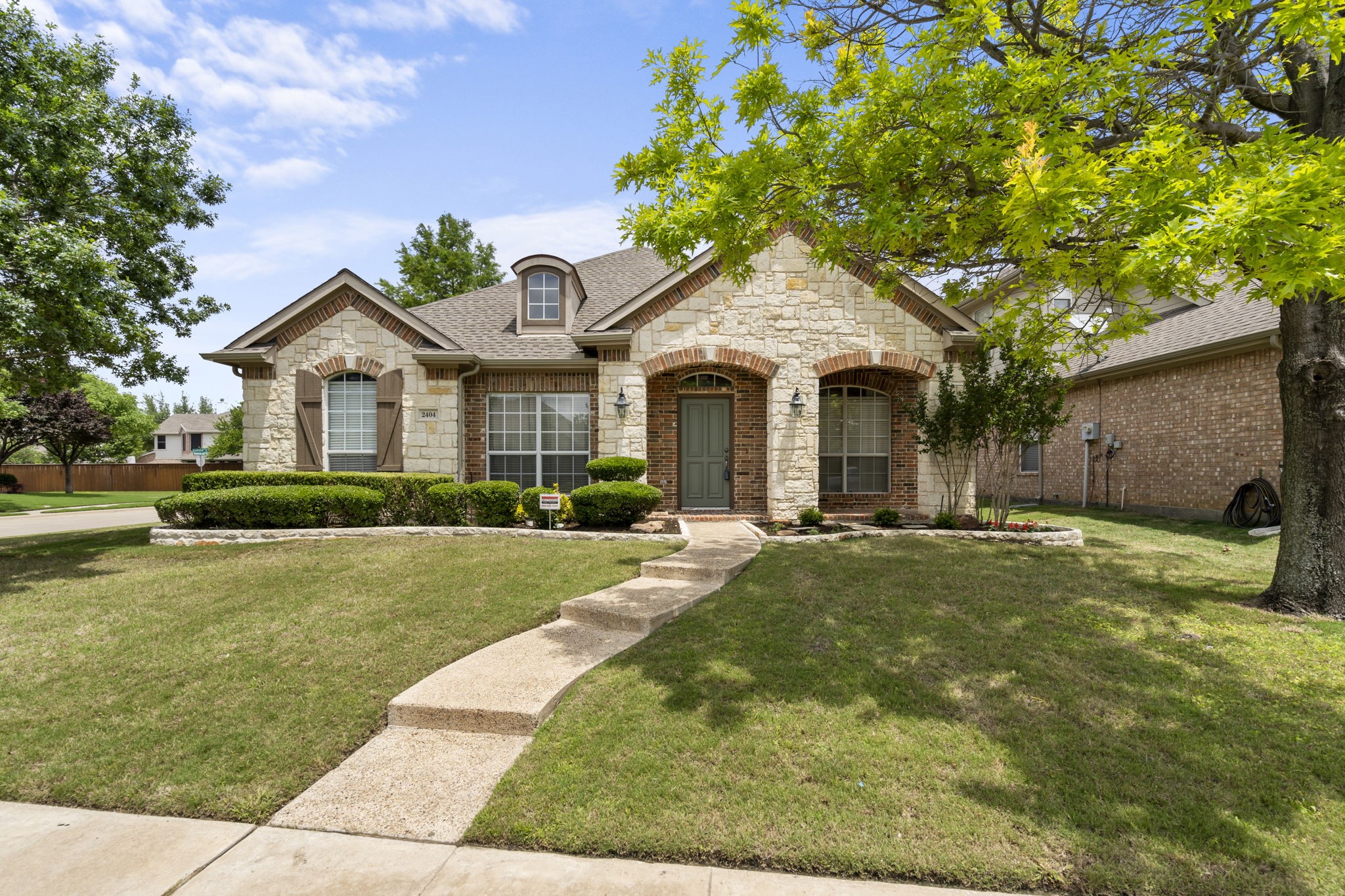 2404 Windgate Lane