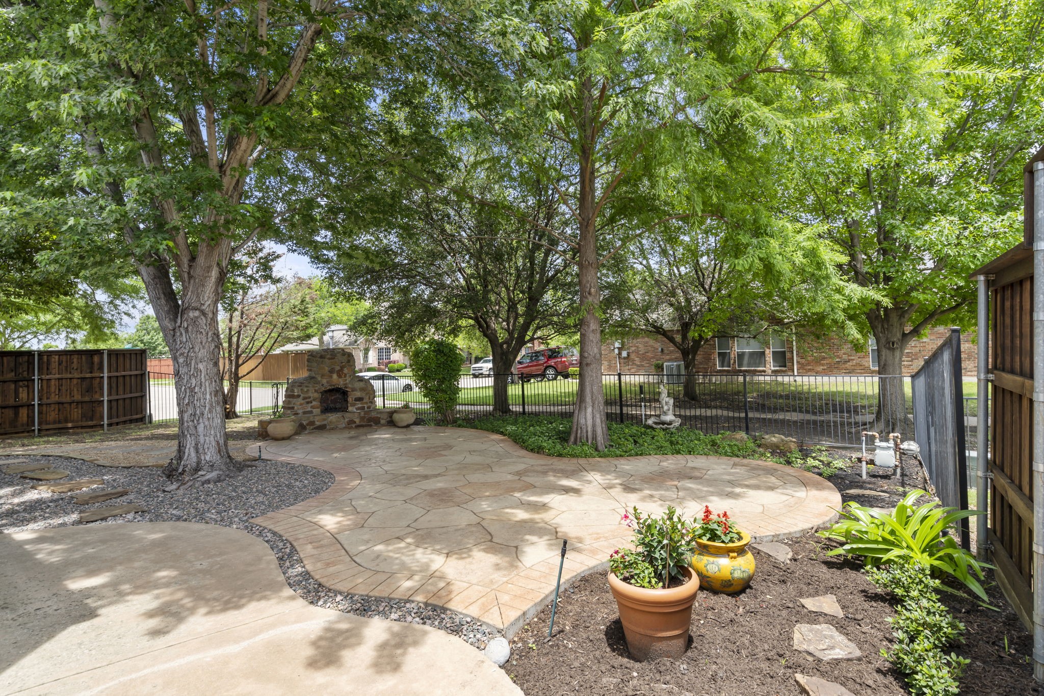 2404 Windgate Lane