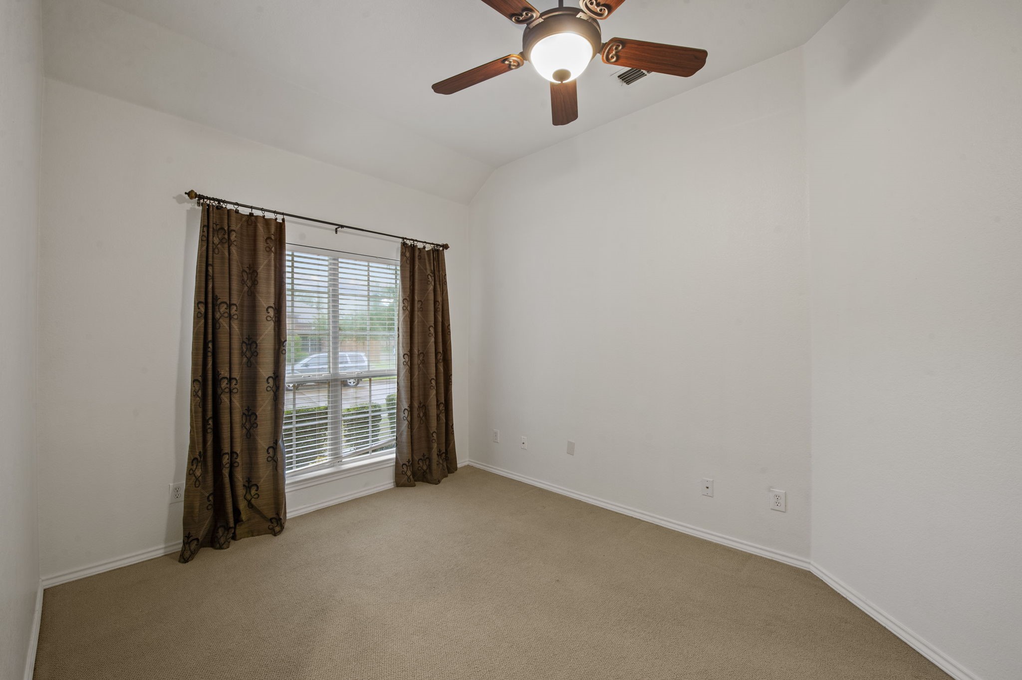 2404 Windgate Lane