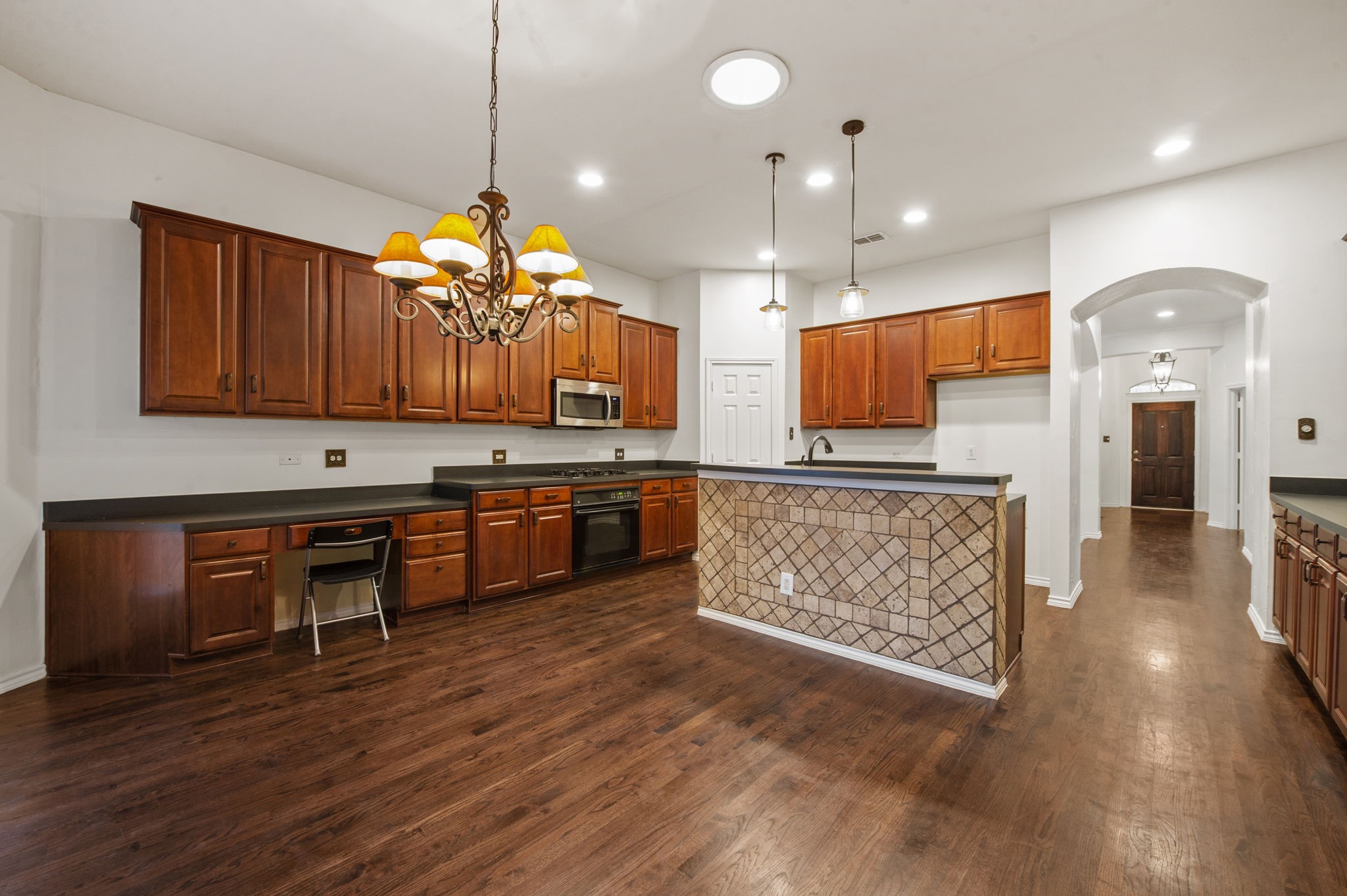 2404 Windgate Lane