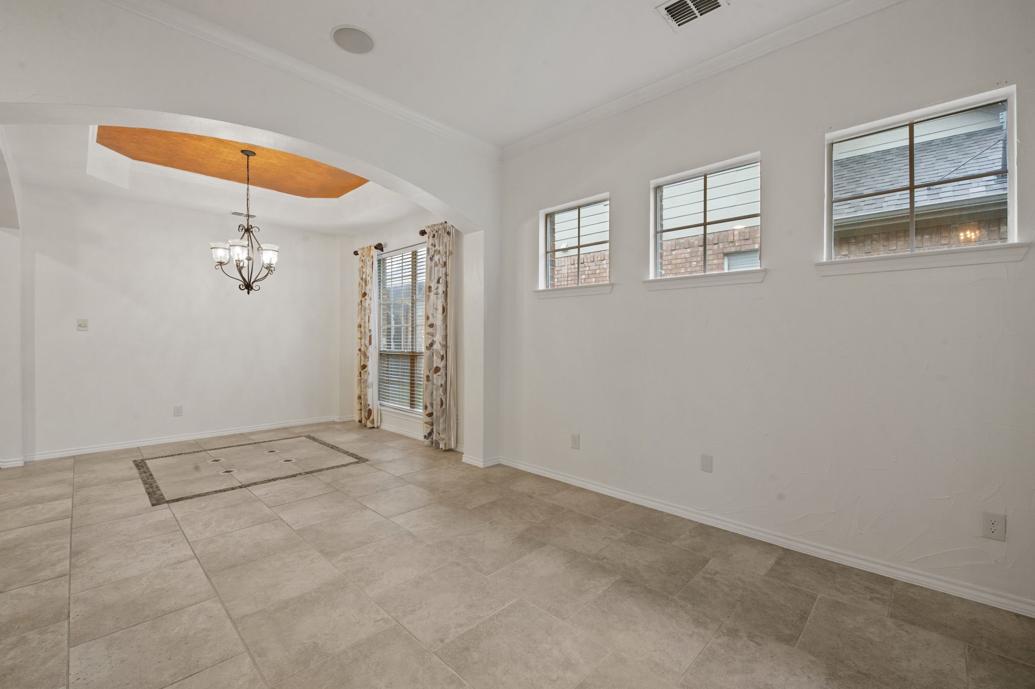 2404 Windgate Lane