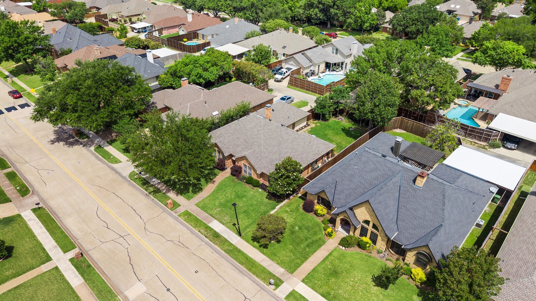 3831 Kelly Boulevard