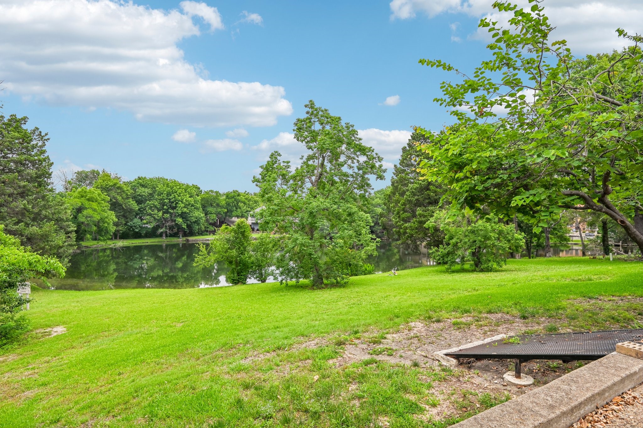 128 Sceptre Drive