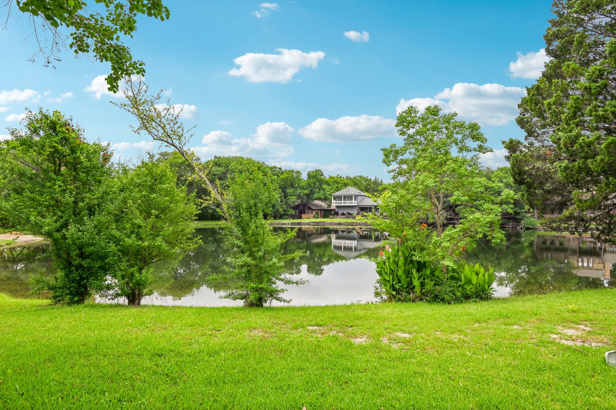 128 Sceptre Drive