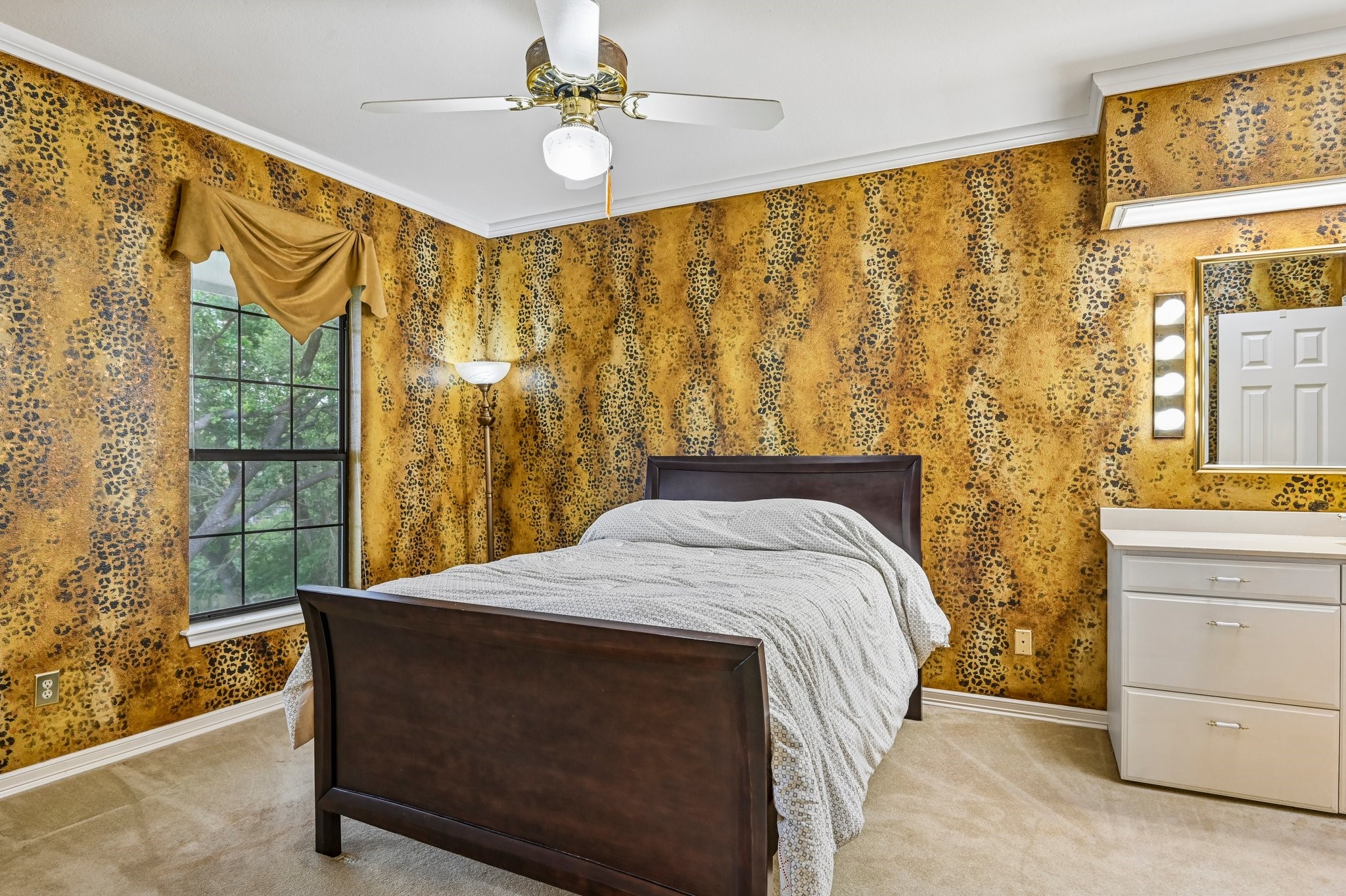 128 Sceptre Drive