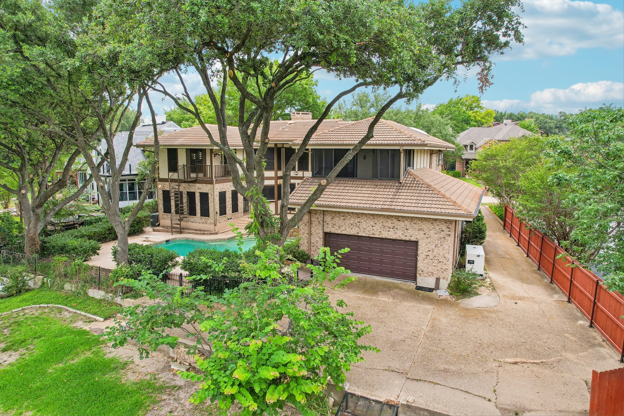 128 Sceptre Drive