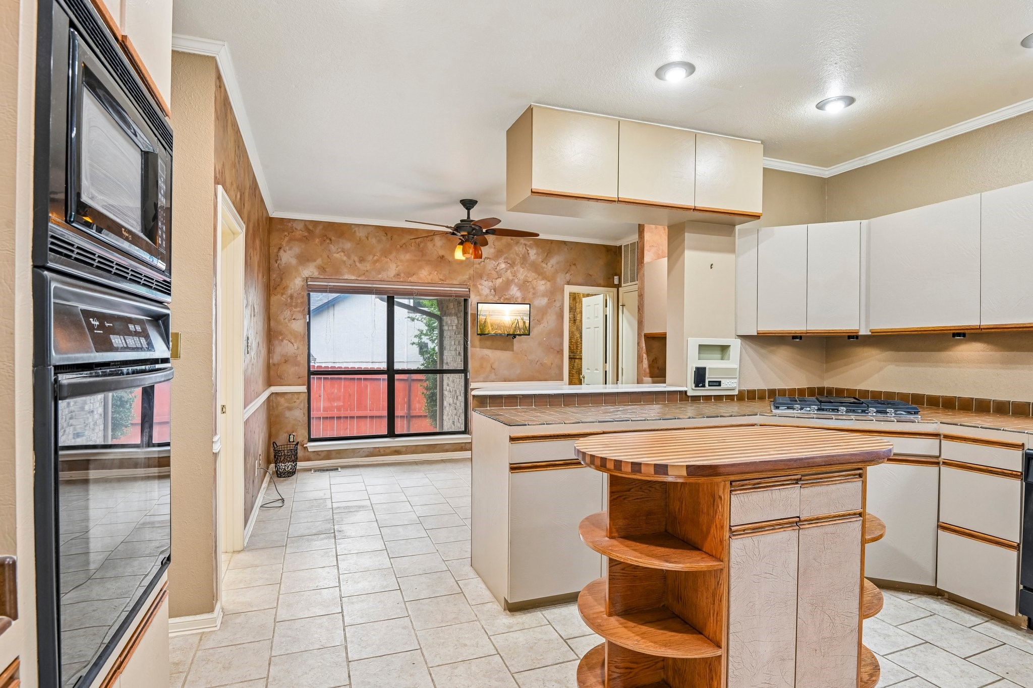 128 Sceptre Drive