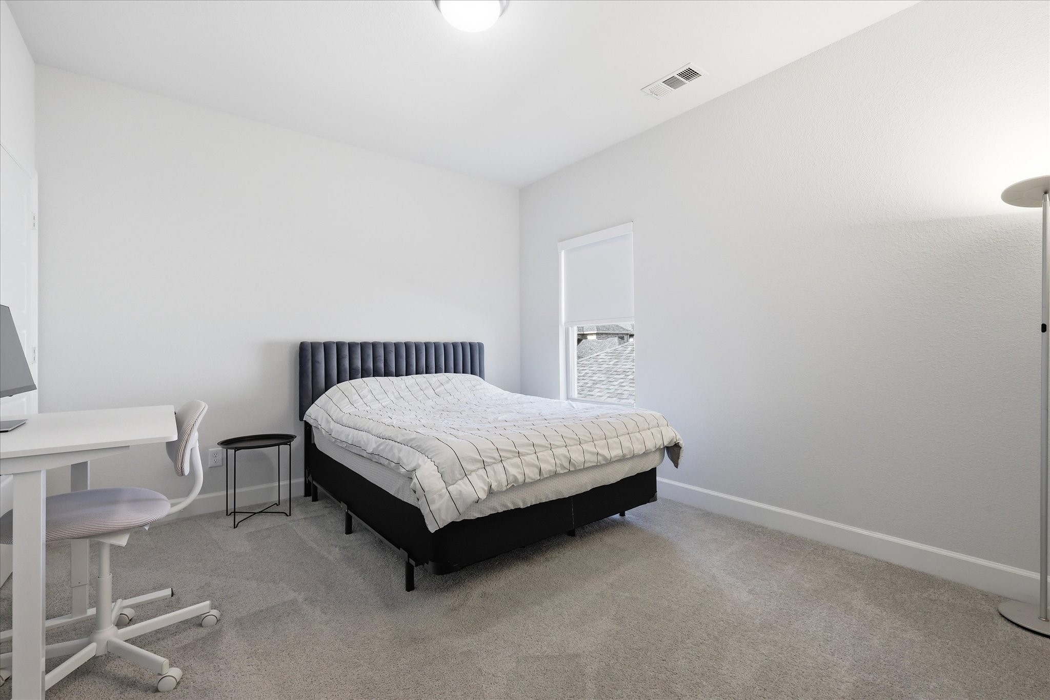 8521 Western