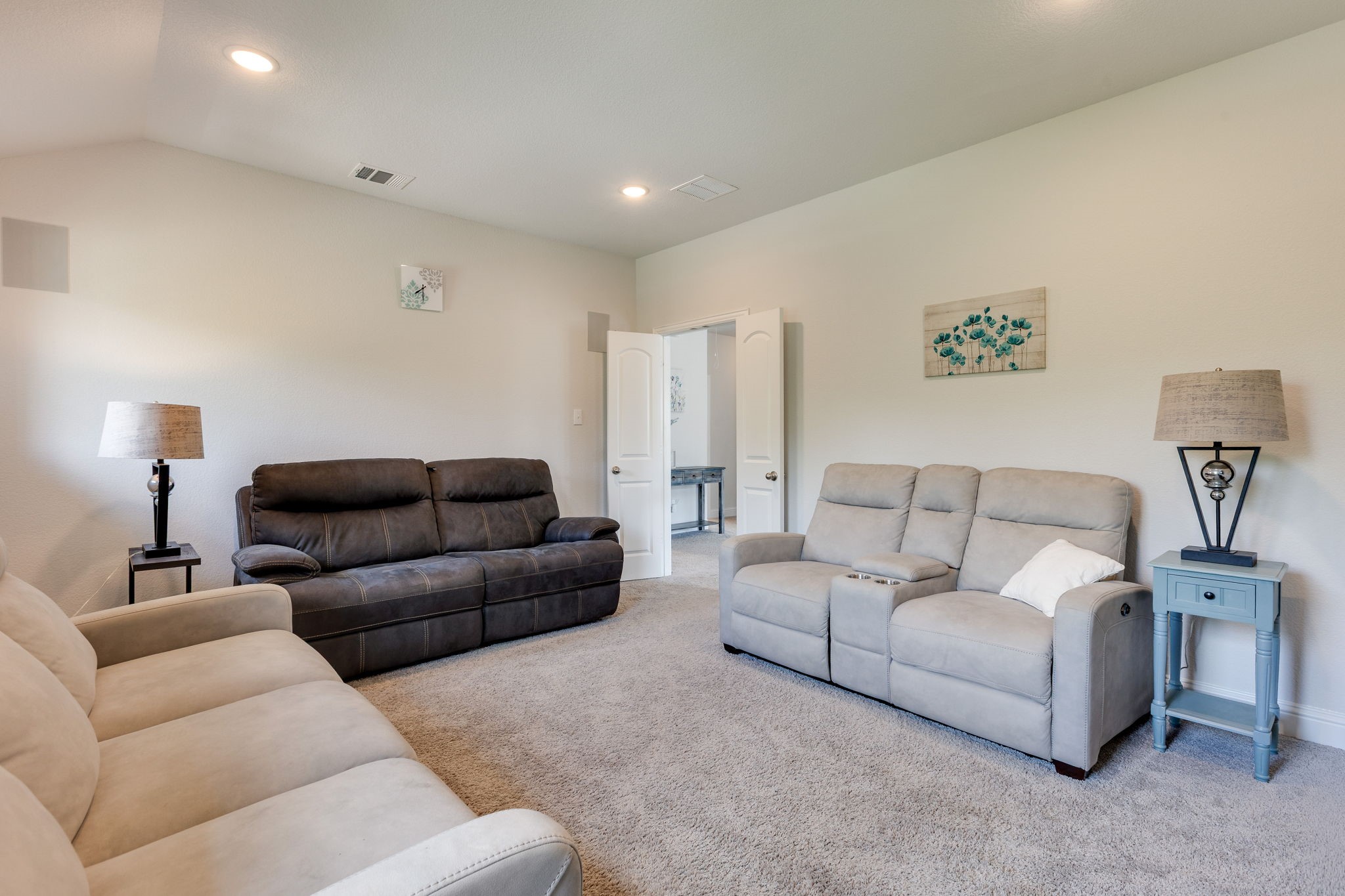 5605 Acoma Lane