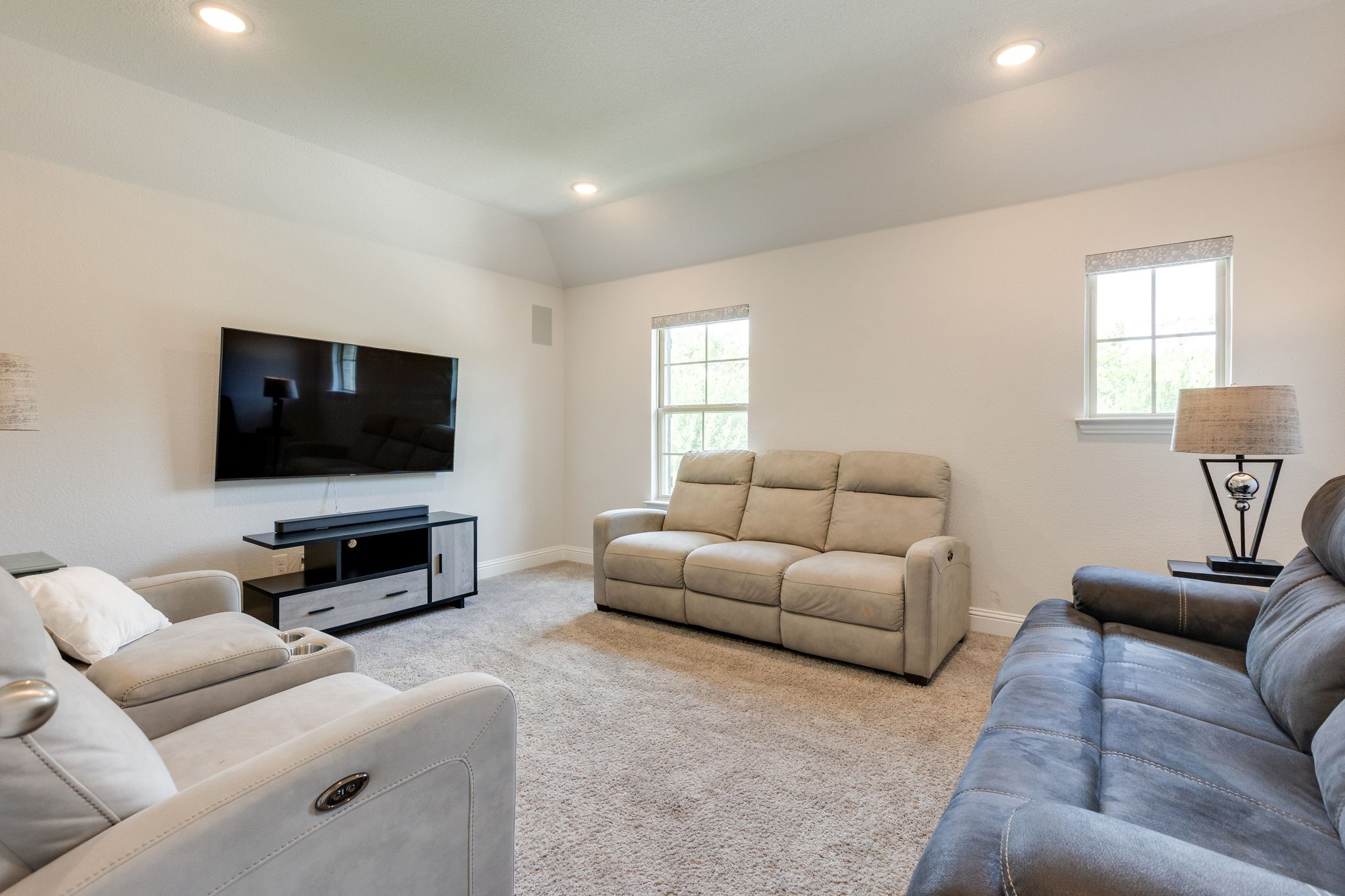 5605 Acoma Lane