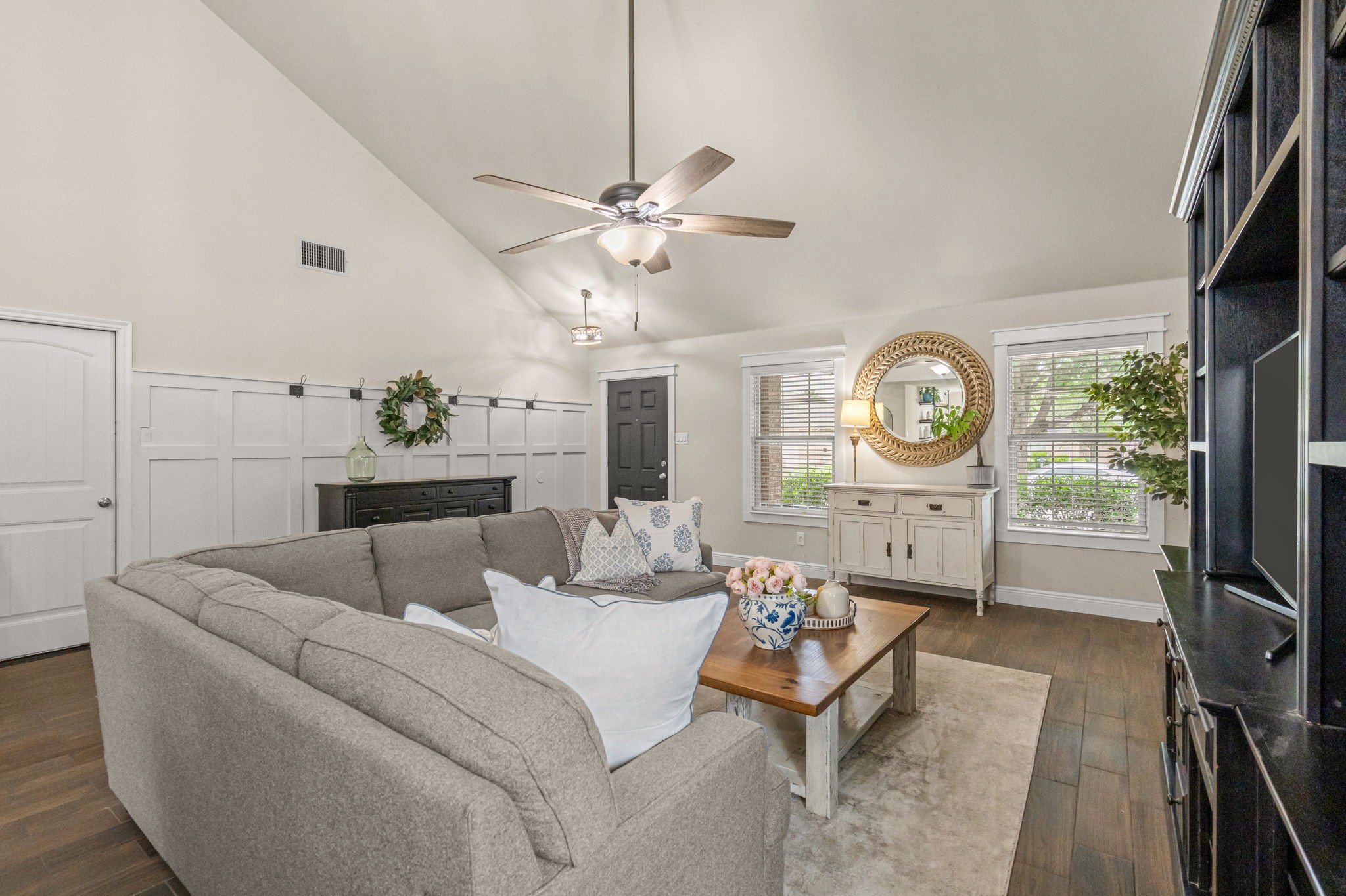 433 Andalusian Trail