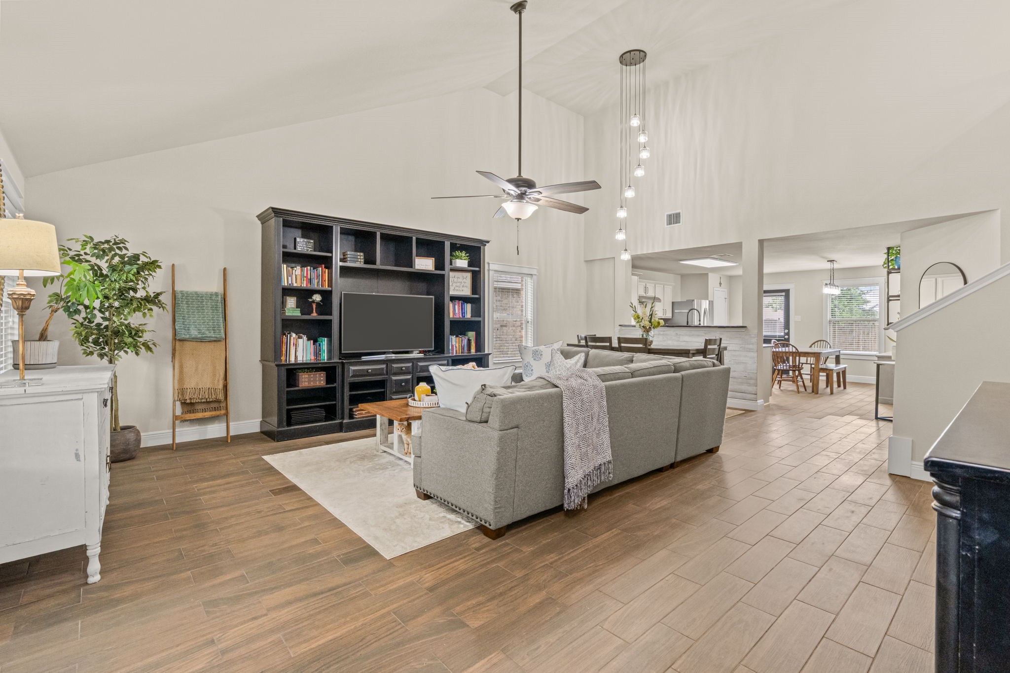 433 Andalusian Trail