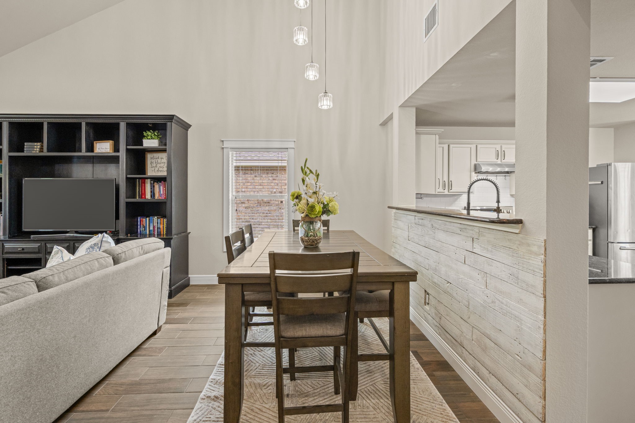 433 Andalusian Trail