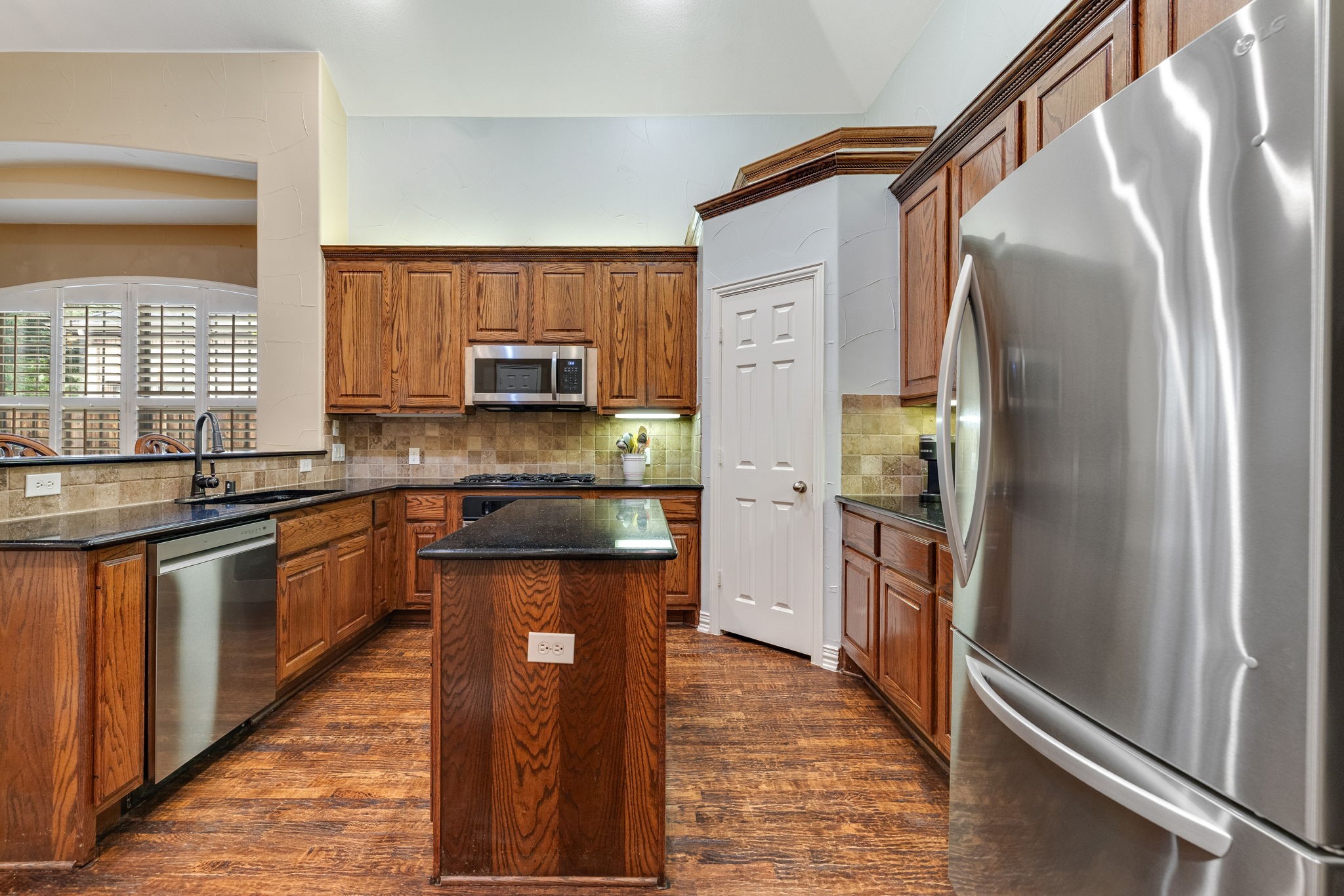 10051 Beachwood Drive