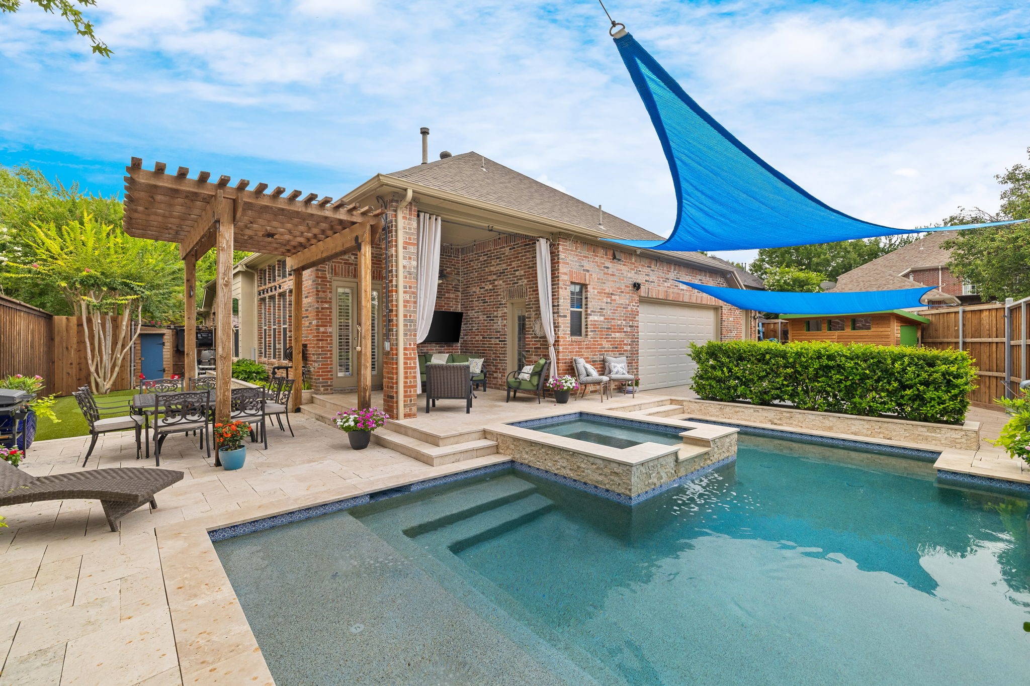 10051 Beachwood Drive