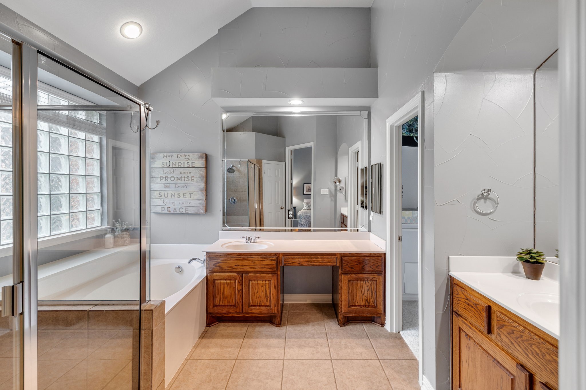 10051 Beachwood Drive