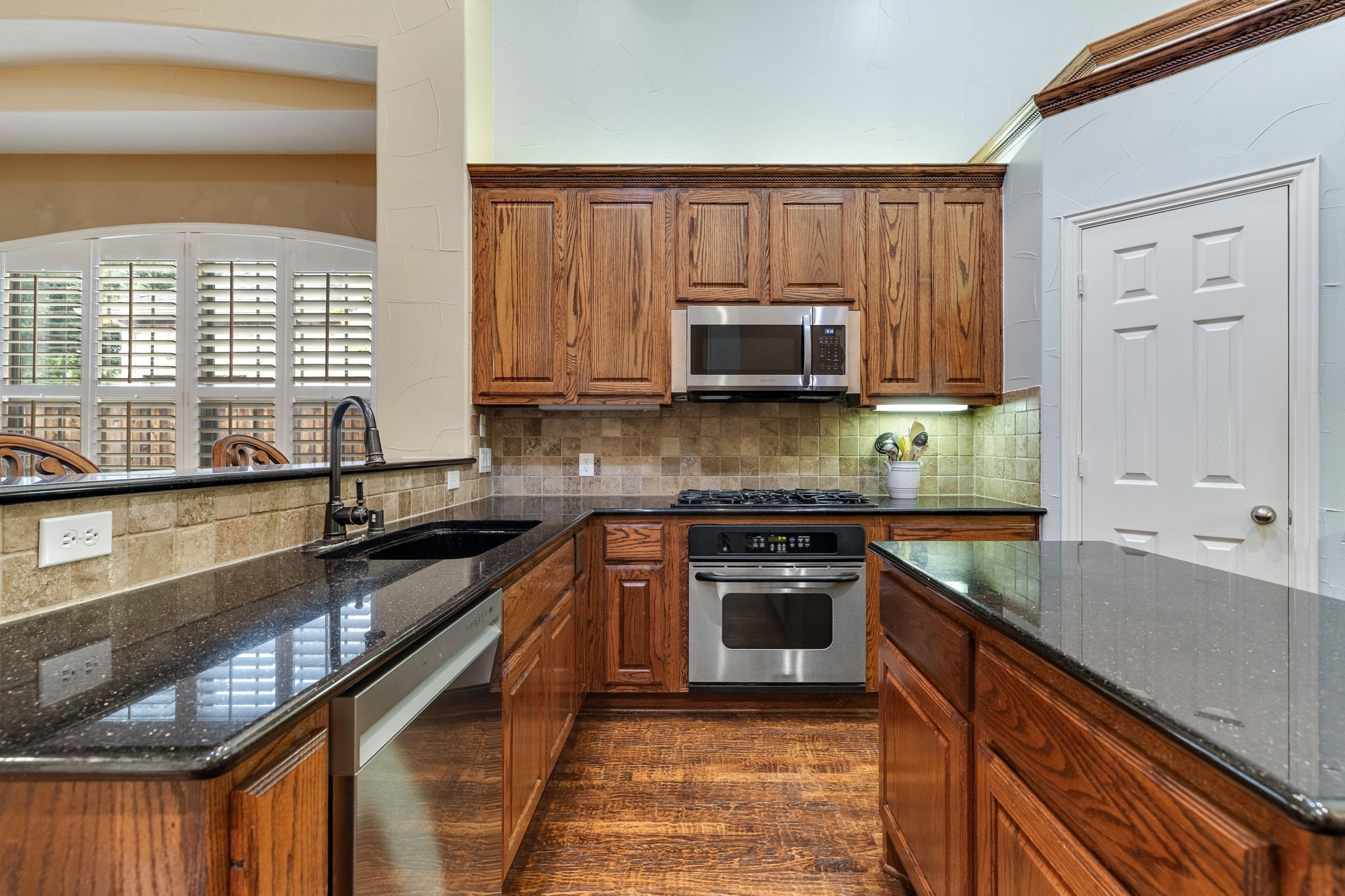 10051 Beachwood Drive