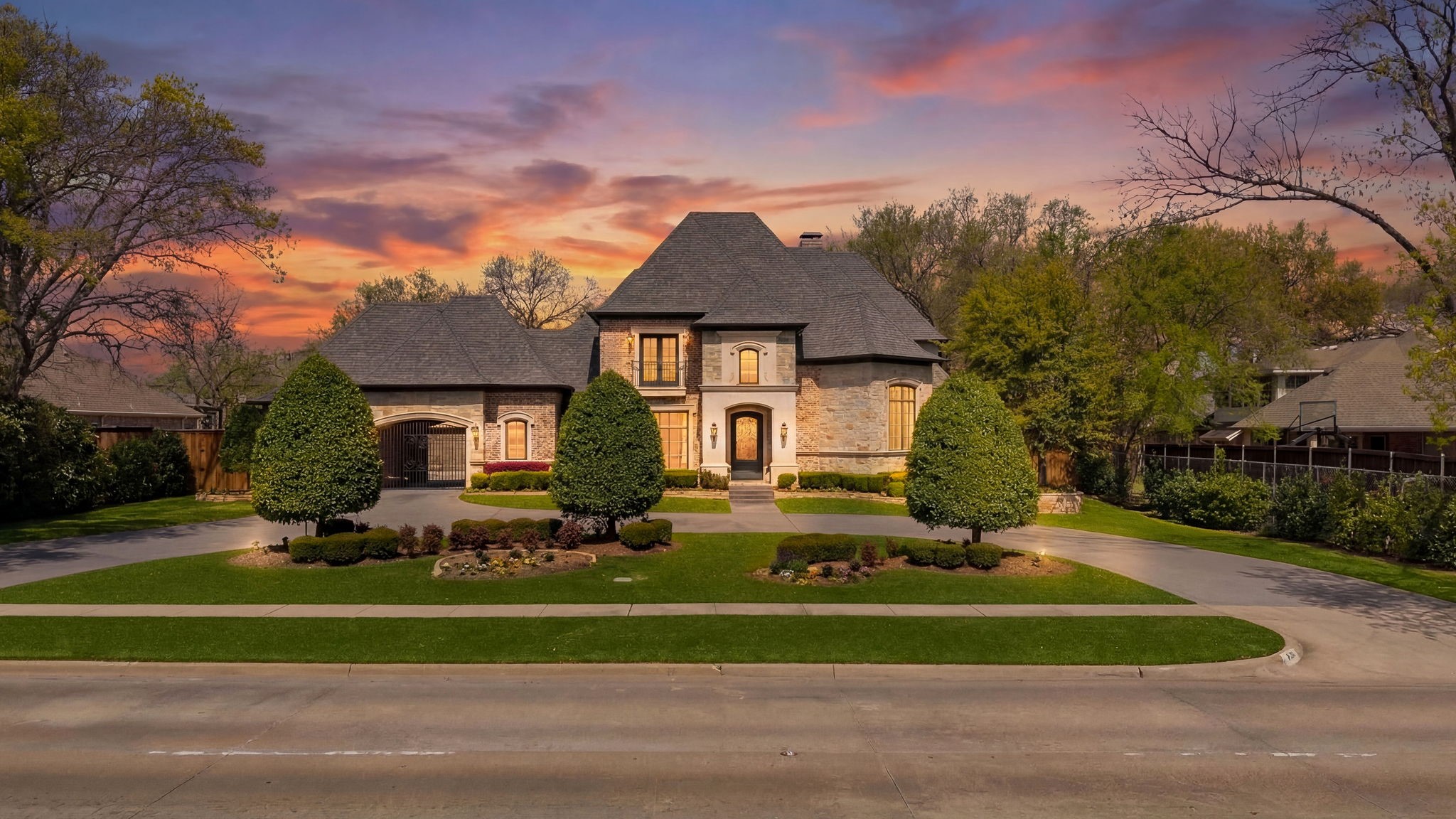 4719 Forest Lane