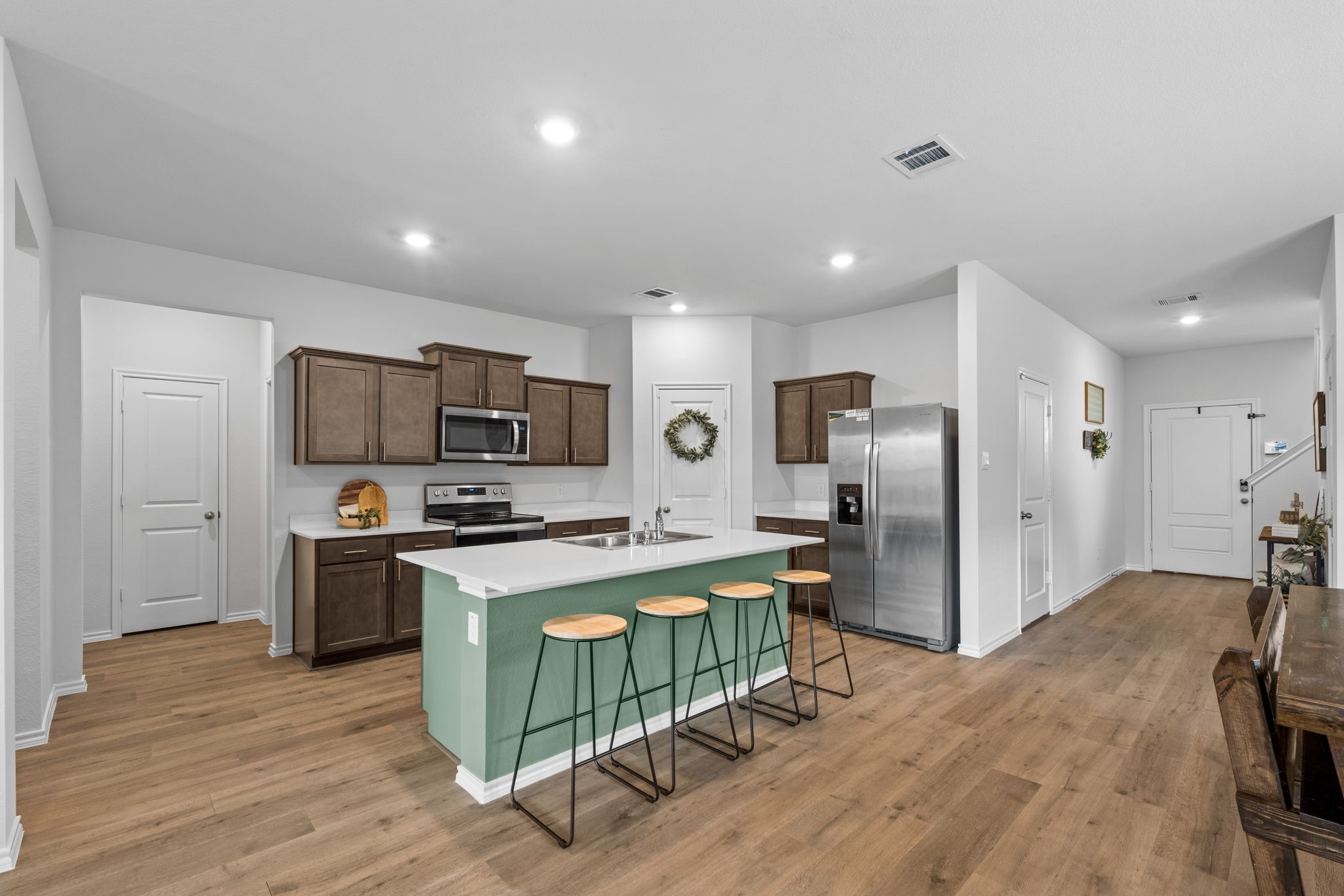 919 Sunrise Lane