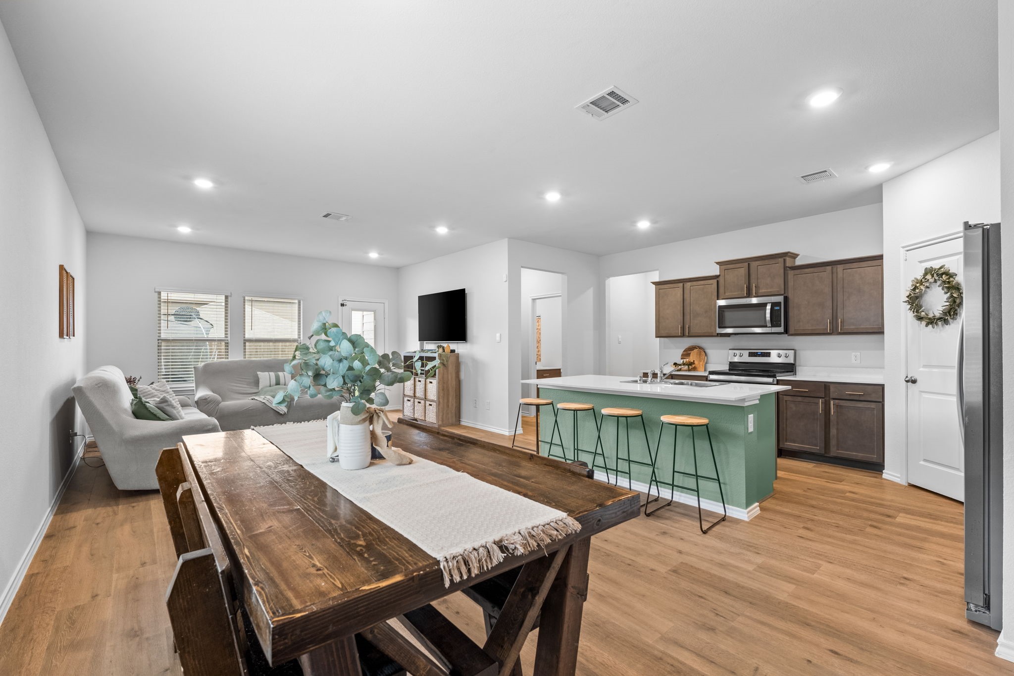 919 Sunrise Lane