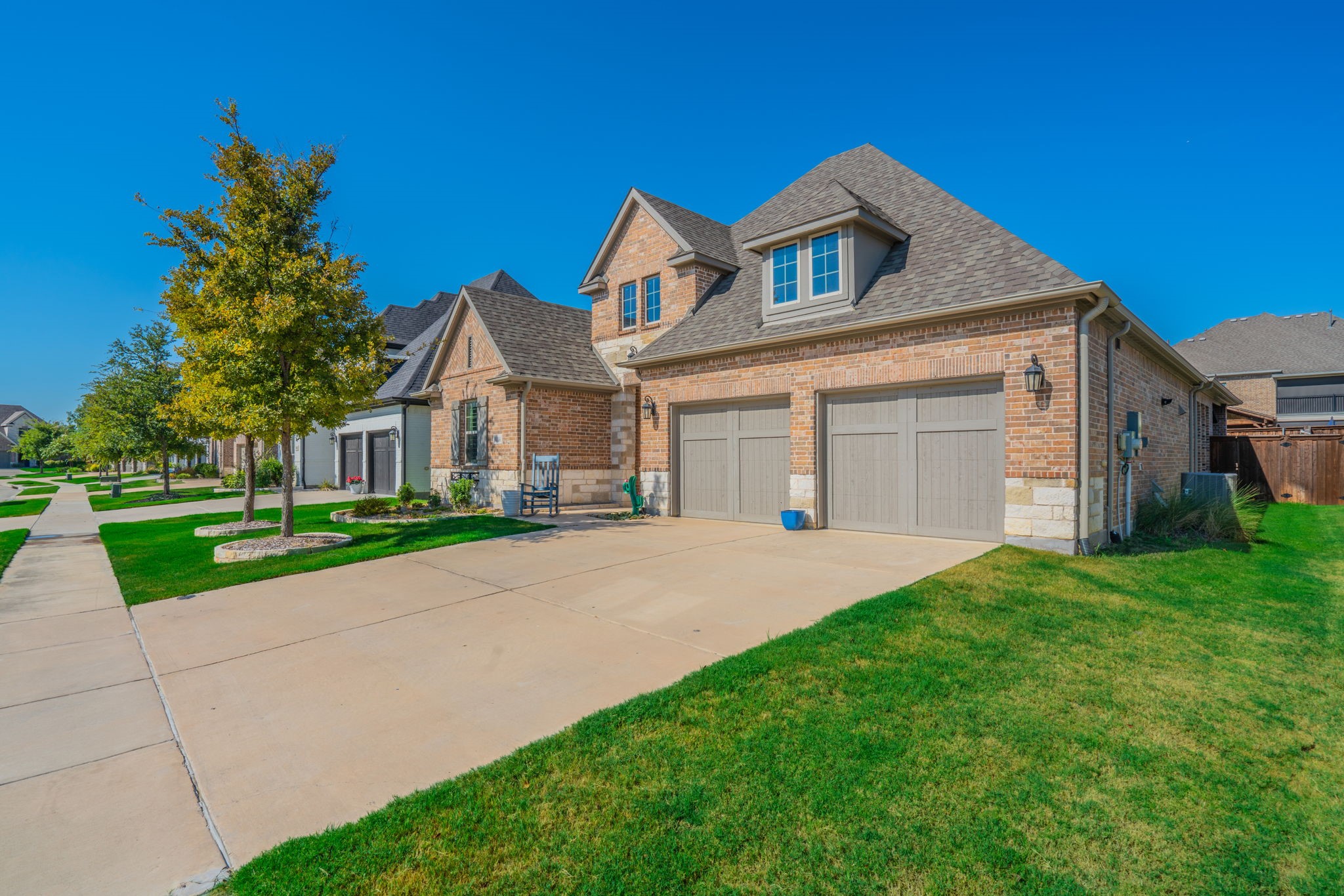 8116 Maybury