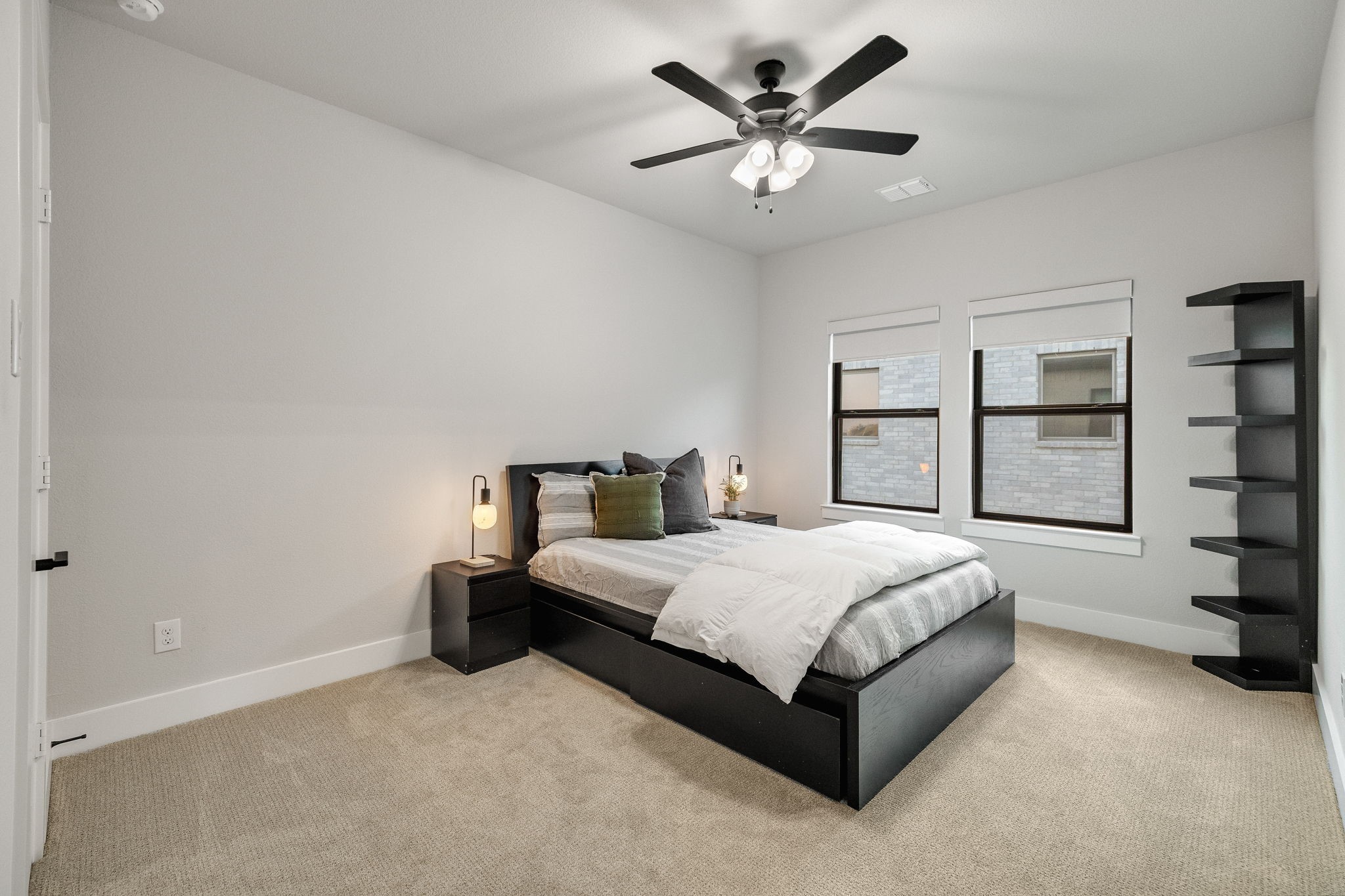 2421 Heathrow Lane