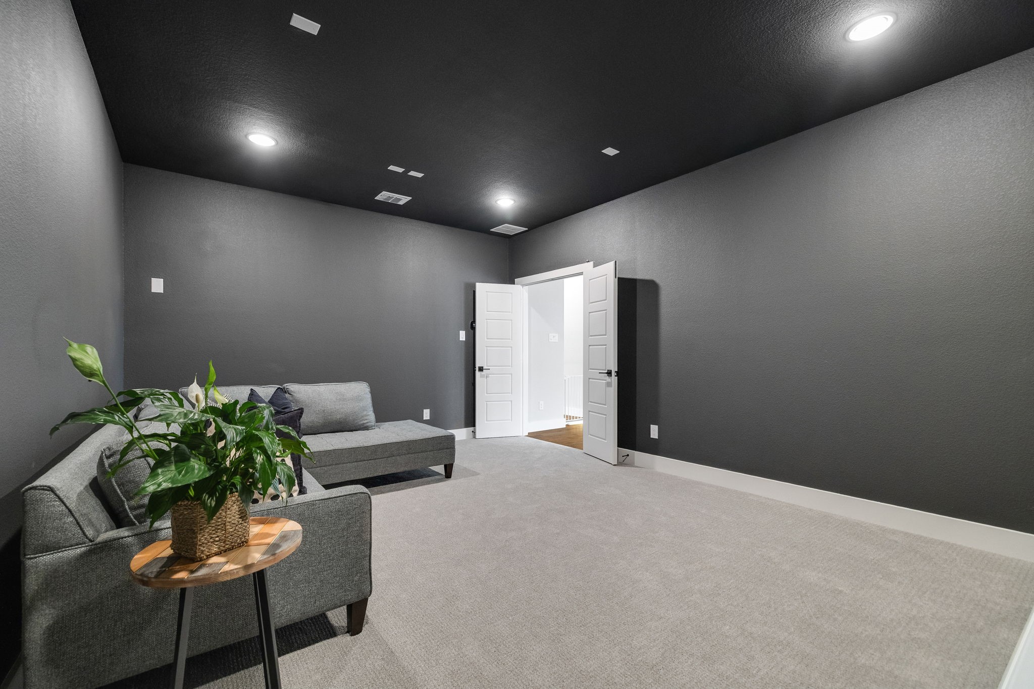 2421 Heathrow Lane